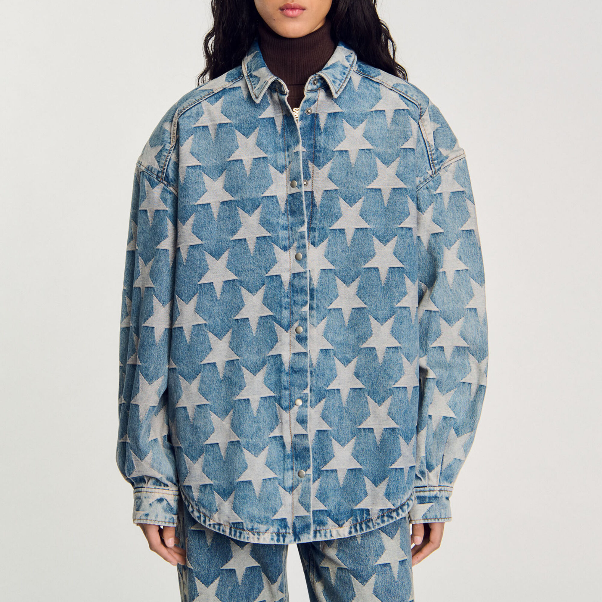 Blouson surchemise en jean &eacute;toiles - Femme | Sandro Paris