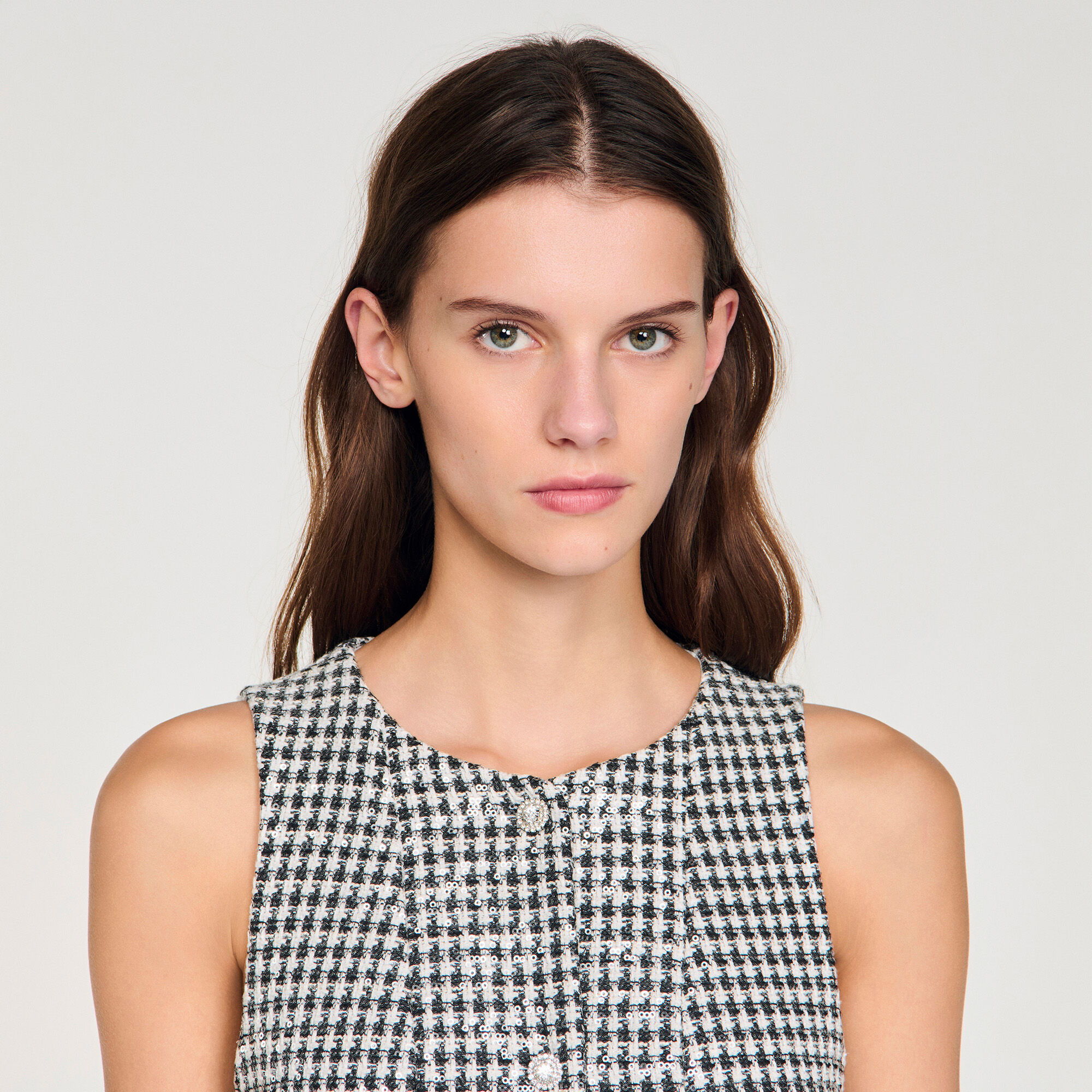 Robe courte en tweed et sequins