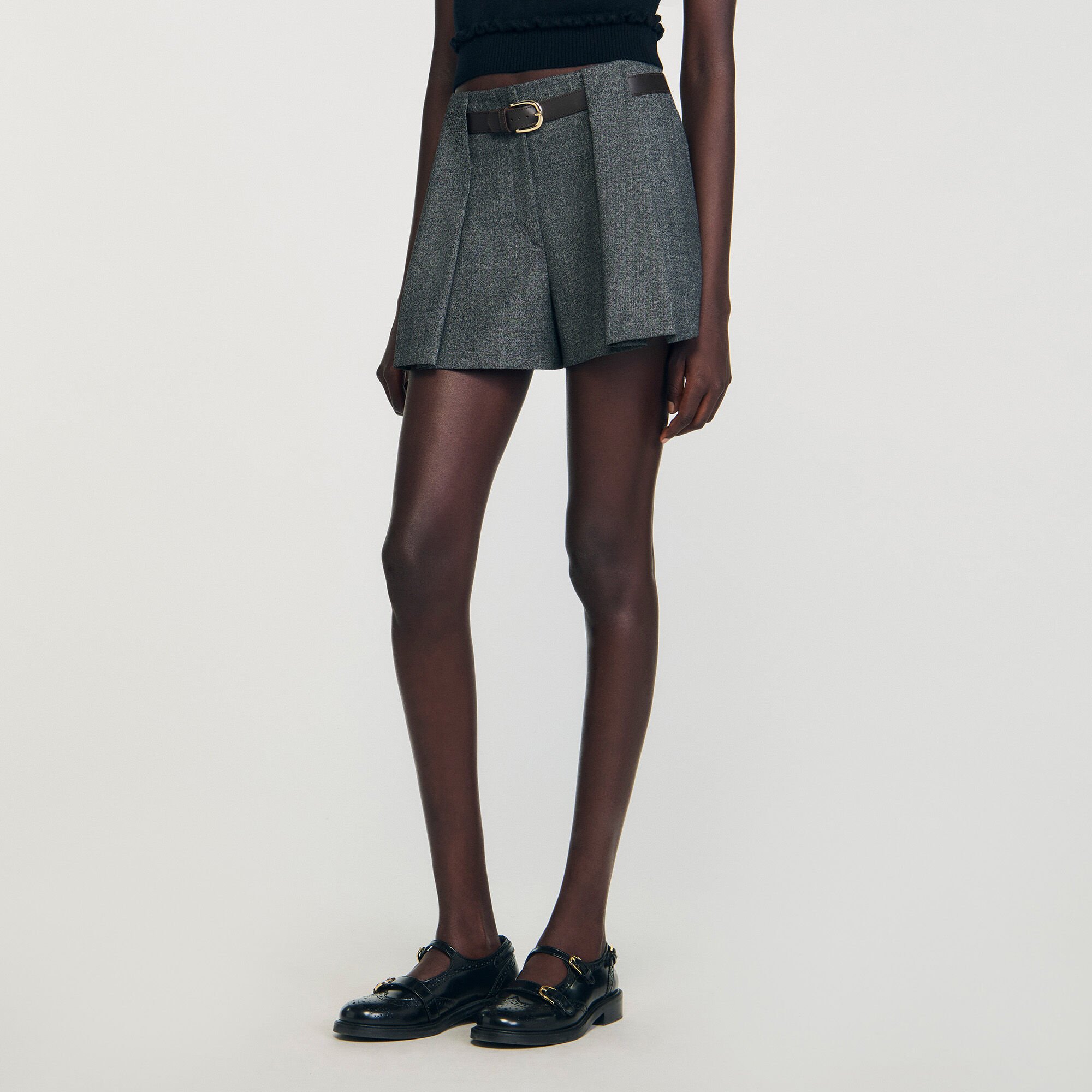 Short plissé à ceinture