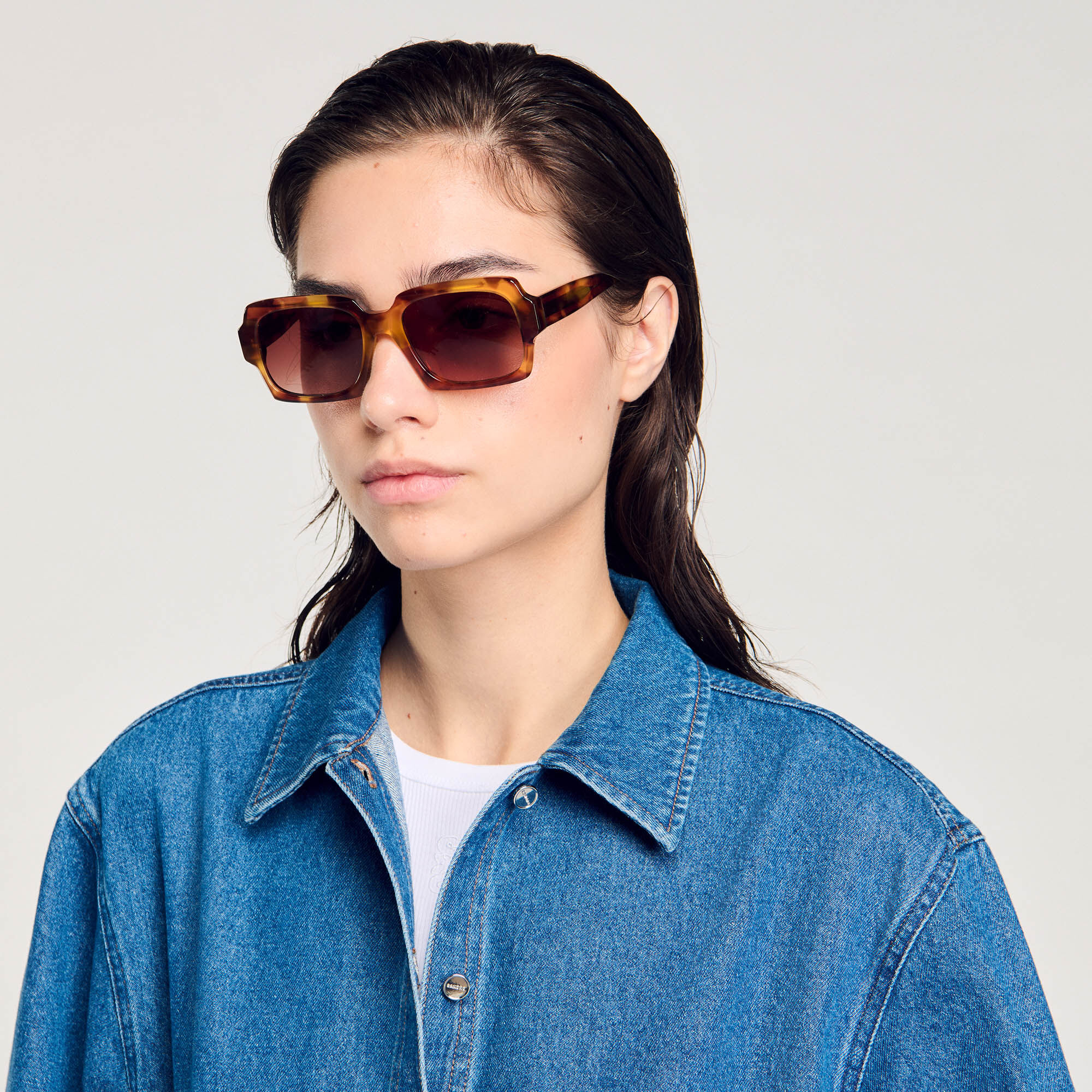 Lunettes de soleil carrees