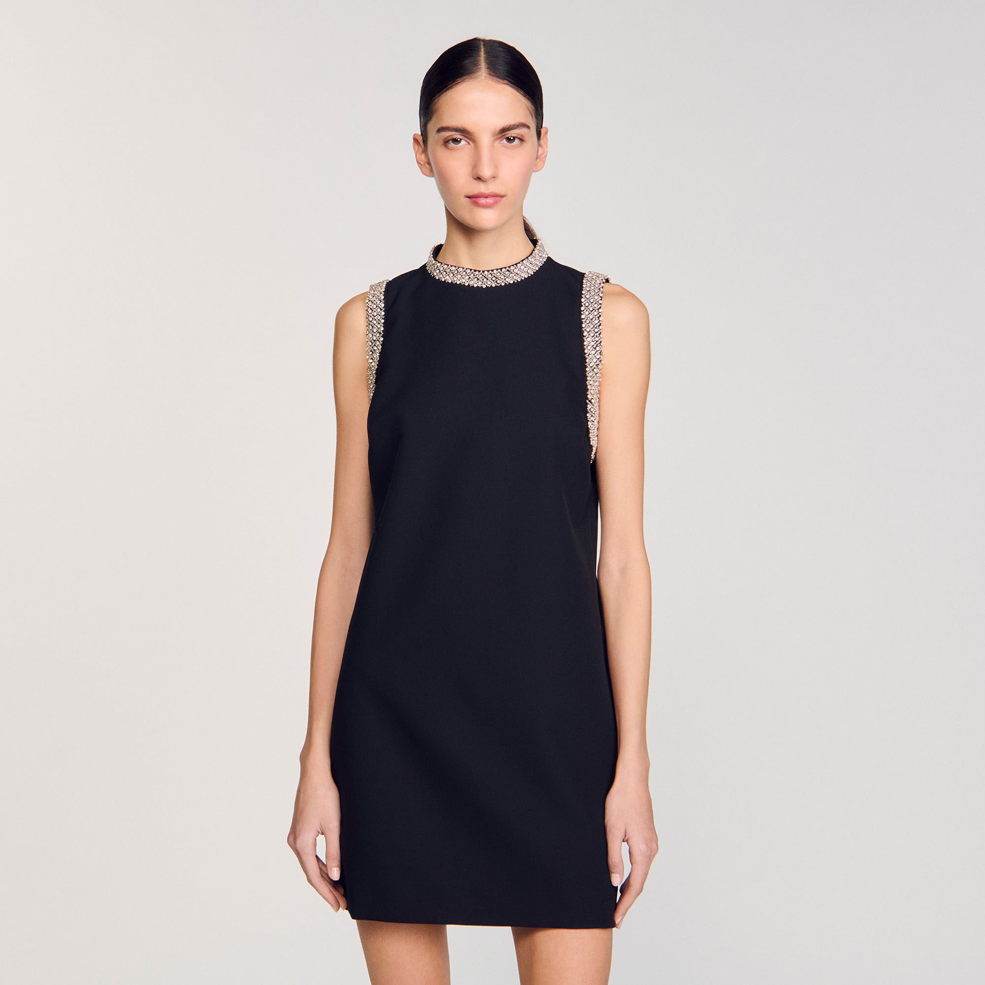 Robe courte galon strass