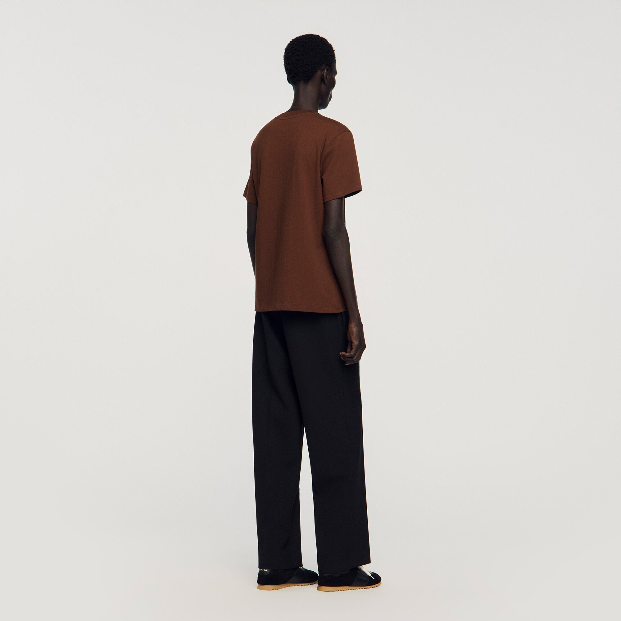 T-shirt &agrave; logo en cuir