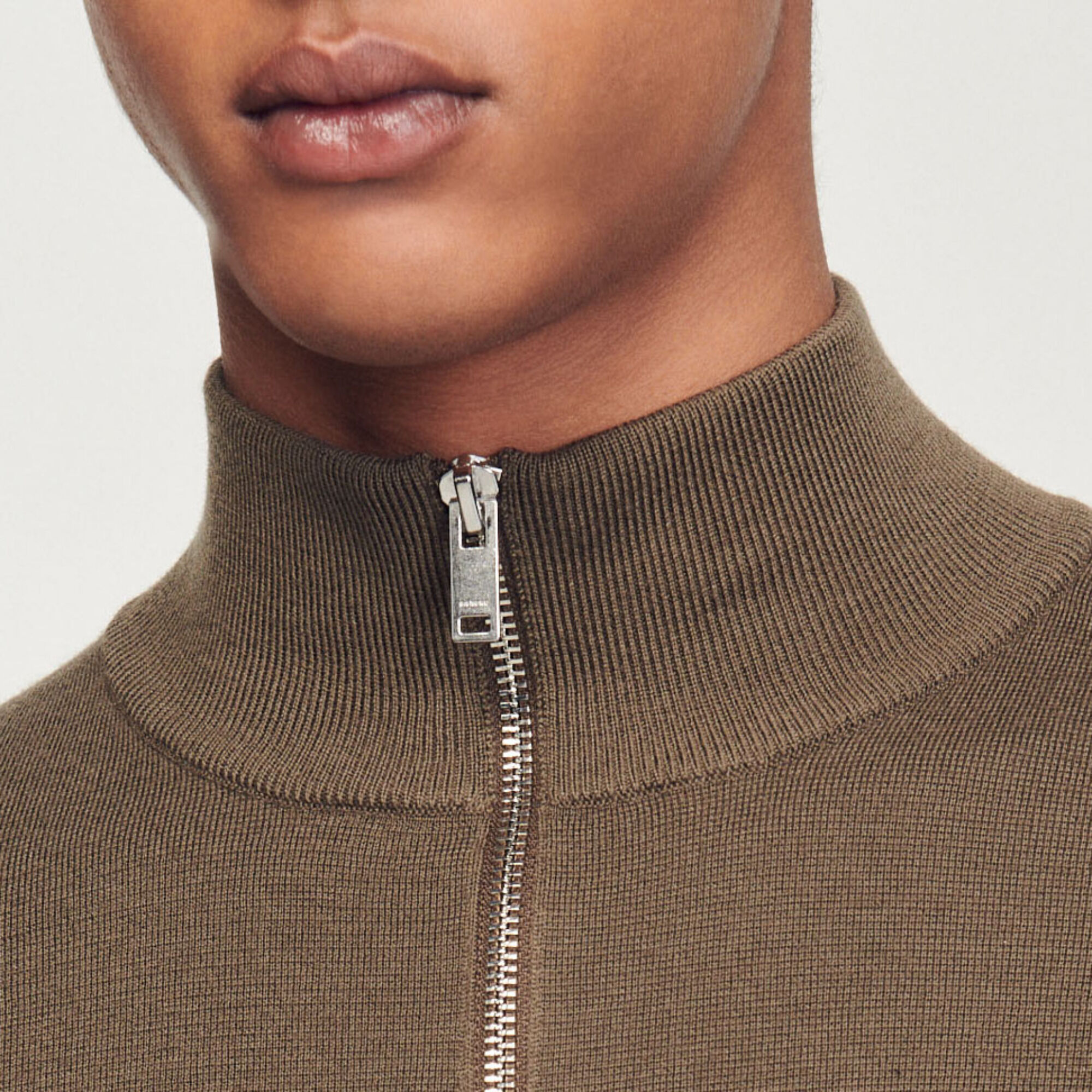 Pull en laine à col montant 