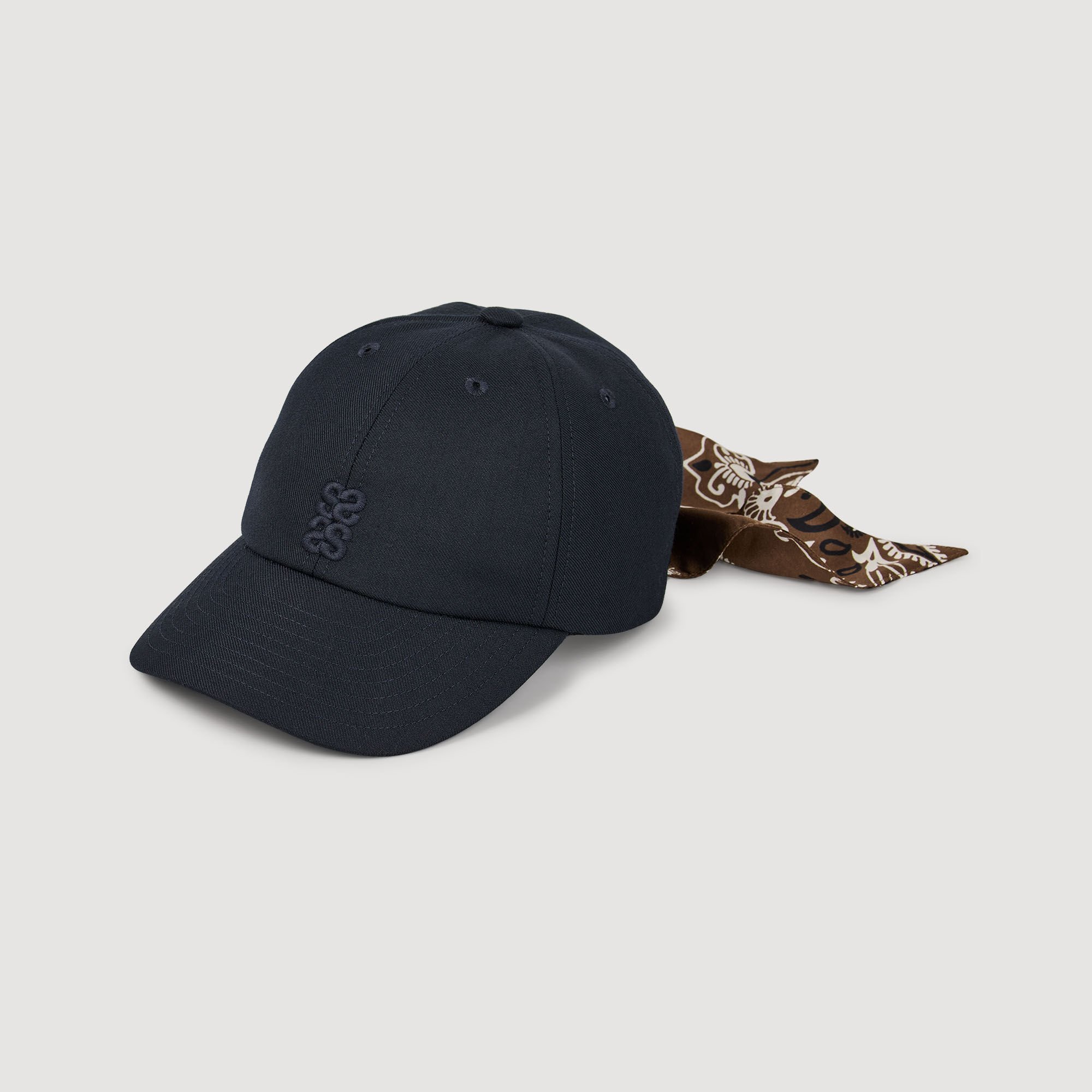 Casquette à foulard noué
