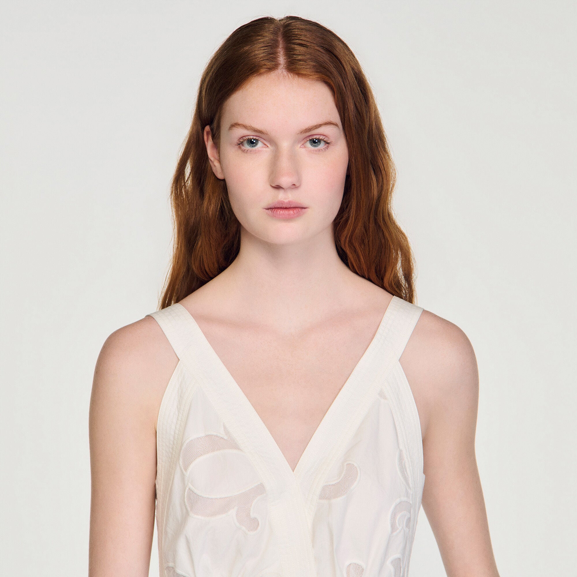 Robe longue en coton ajour&eacute; fleur