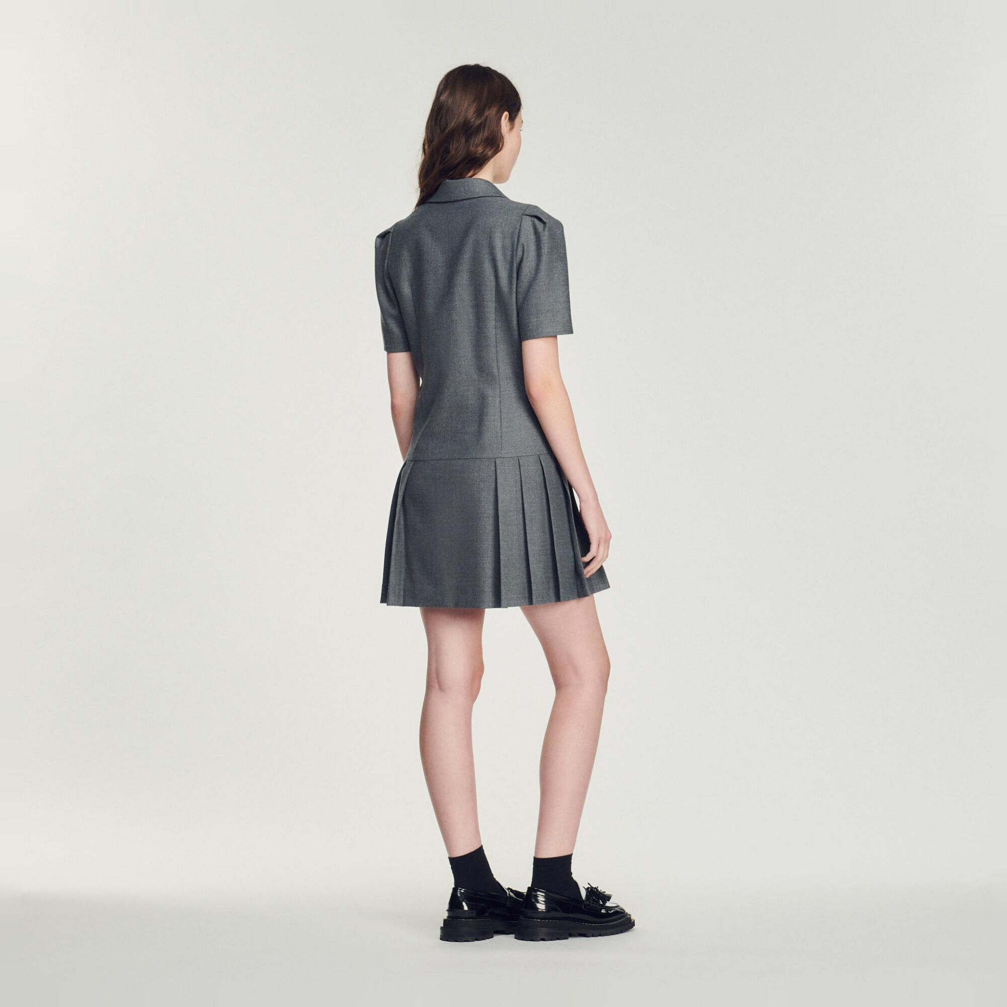 Robe courte &agrave; col tailleur