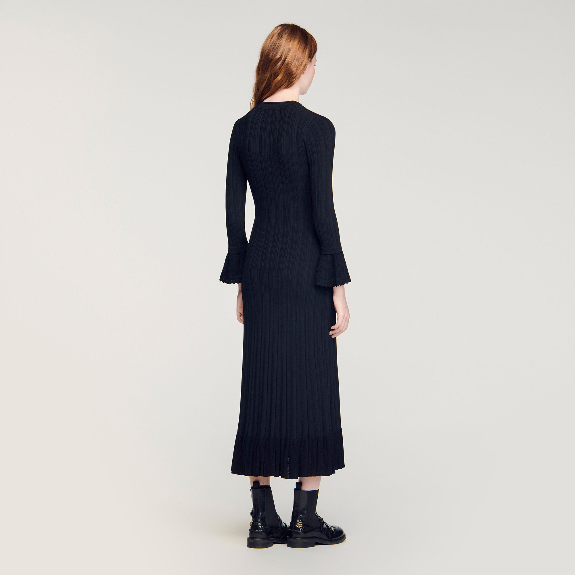 Robe longue en maille &agrave; volant