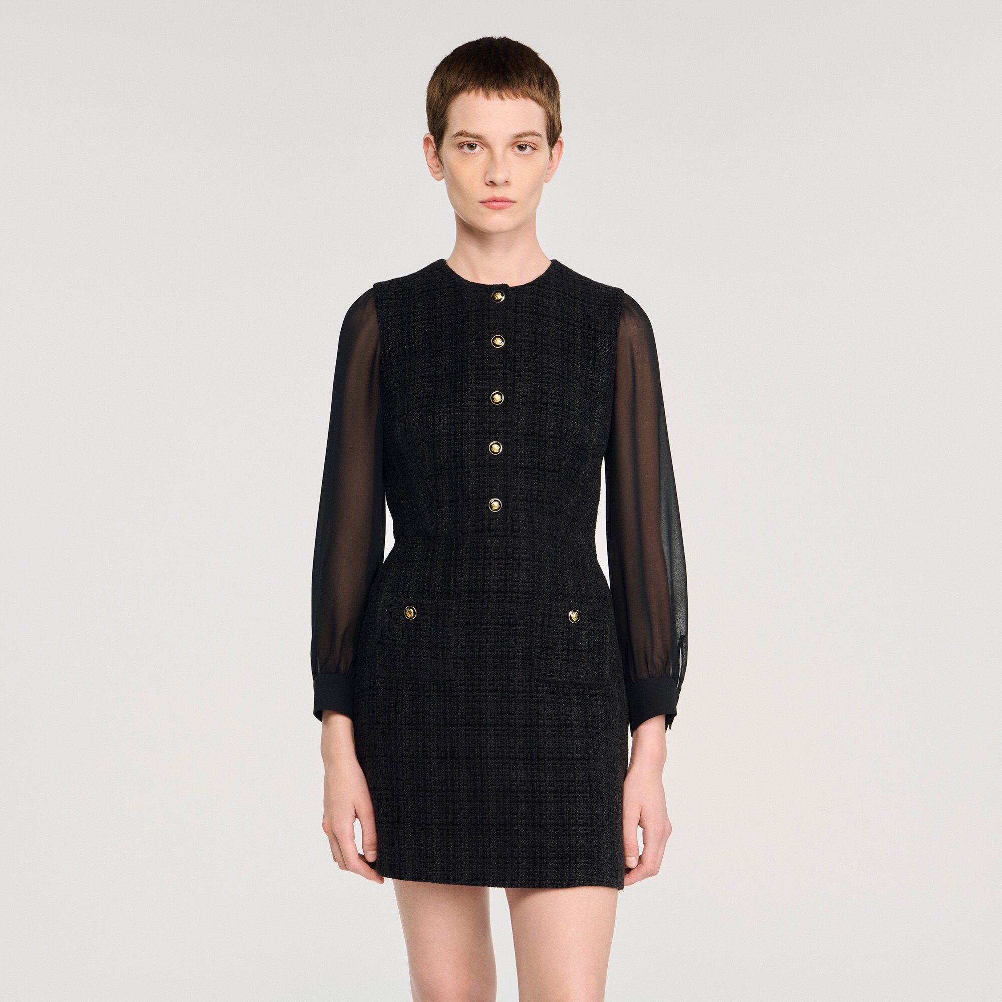 Robe courte à manches longues