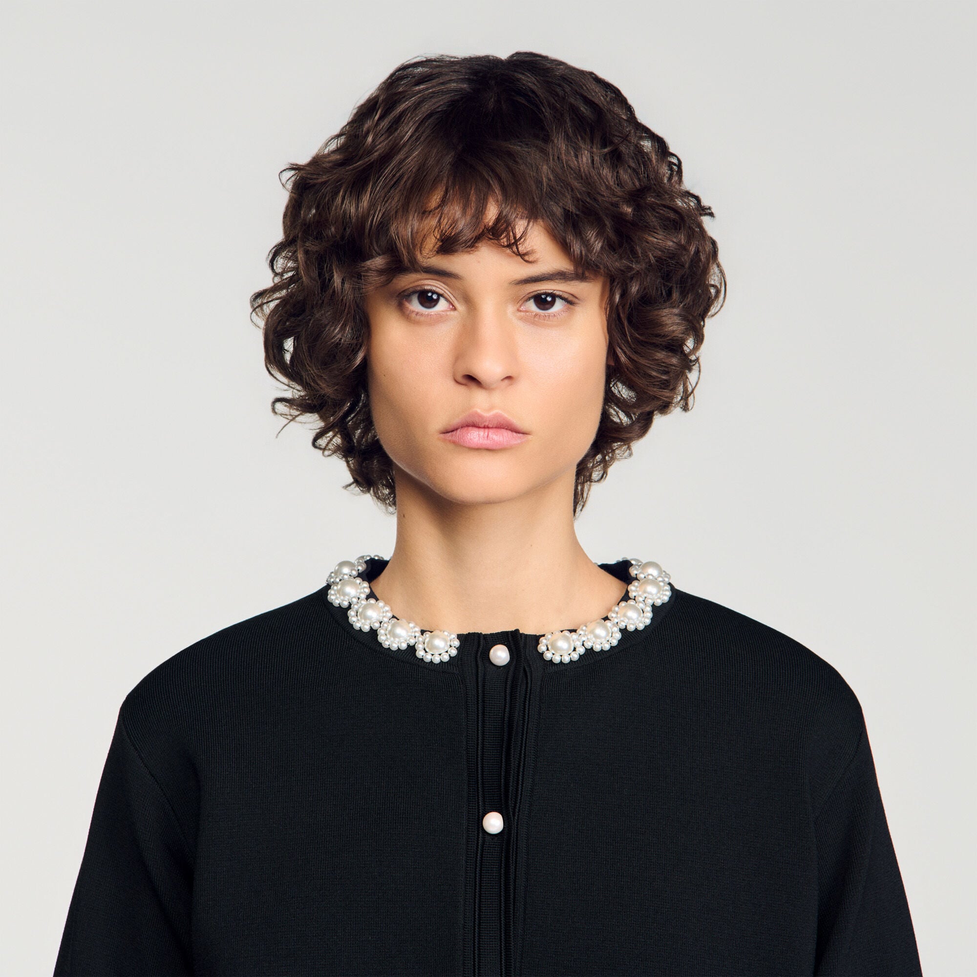 Cardigan avec col &agrave; fleurs perl&eacute;es - Femme | Sandro Paris