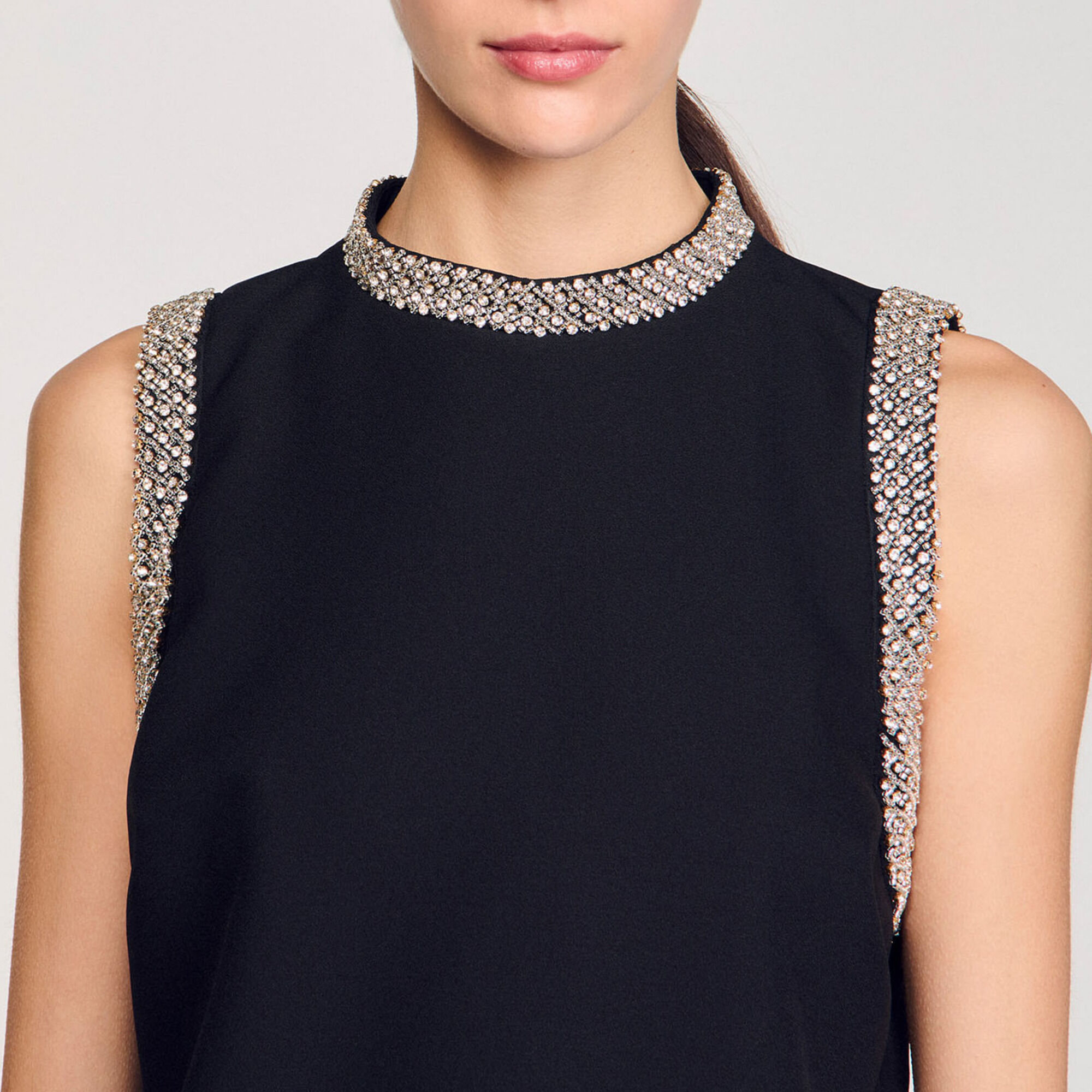 Robe courte strass&eacute;e