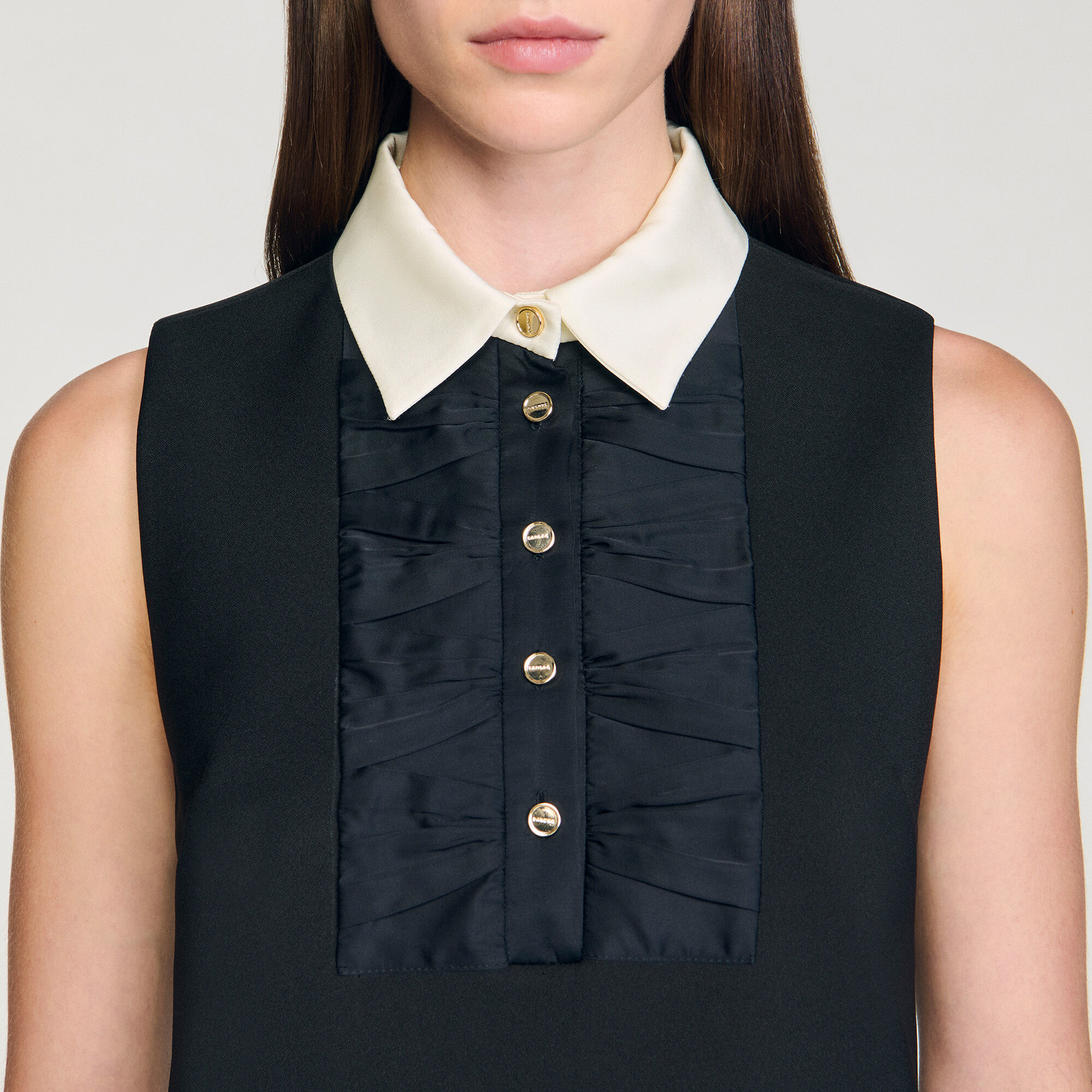 Robe courte à col contrasté