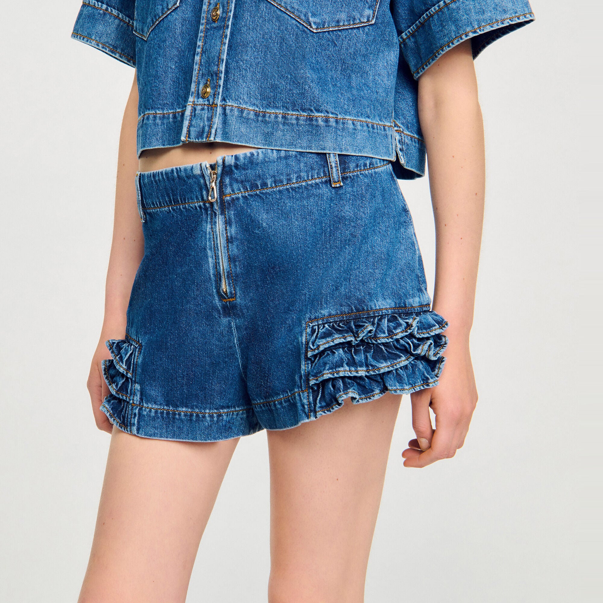 Short en denim &agrave; volants  - Femme | Sandro Paris