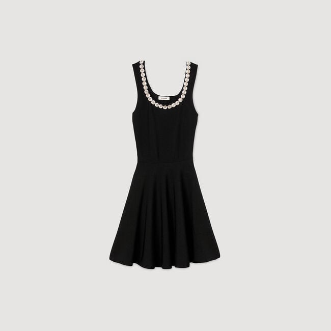 Robe courte à encolure strassée