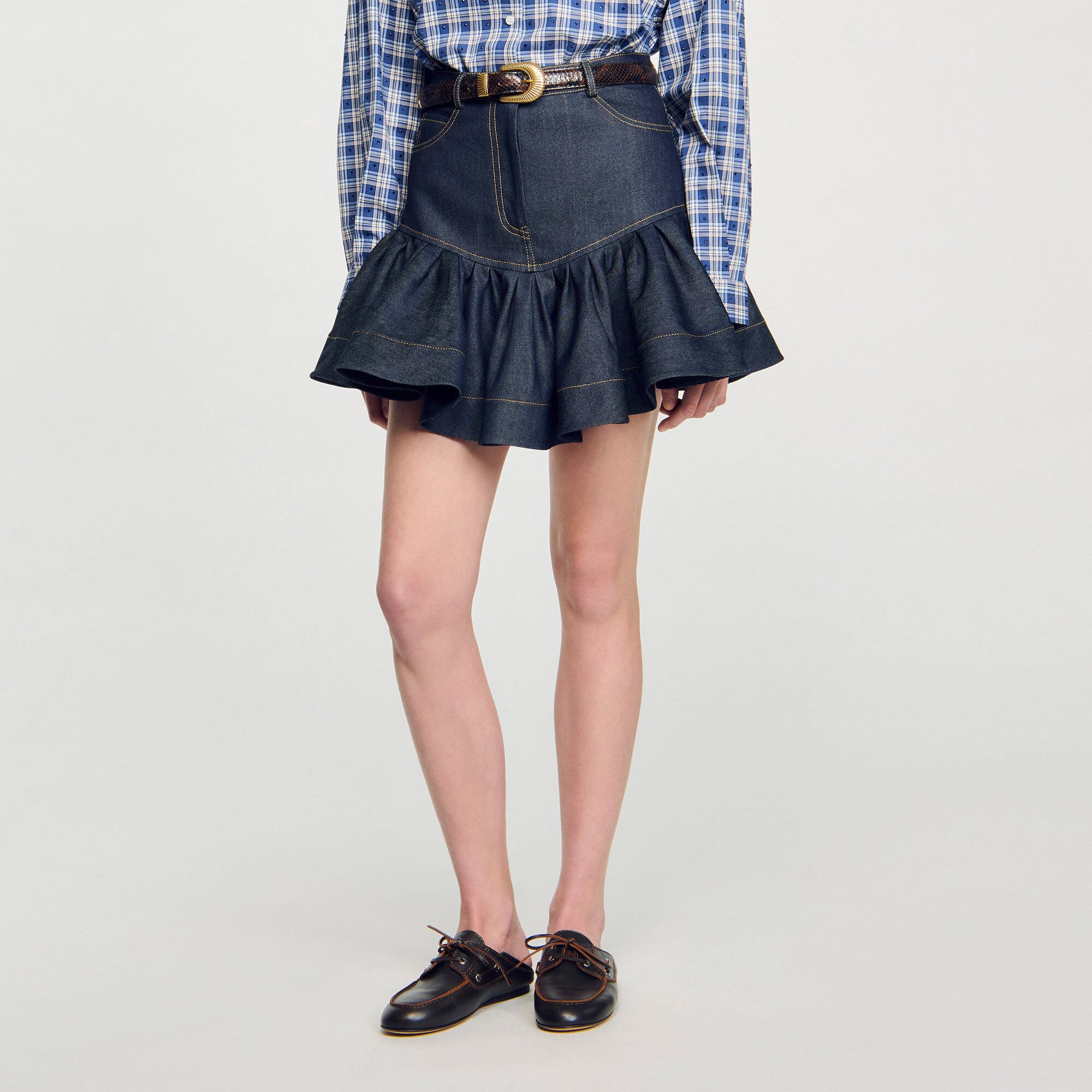 Jupe courte en denim à volants