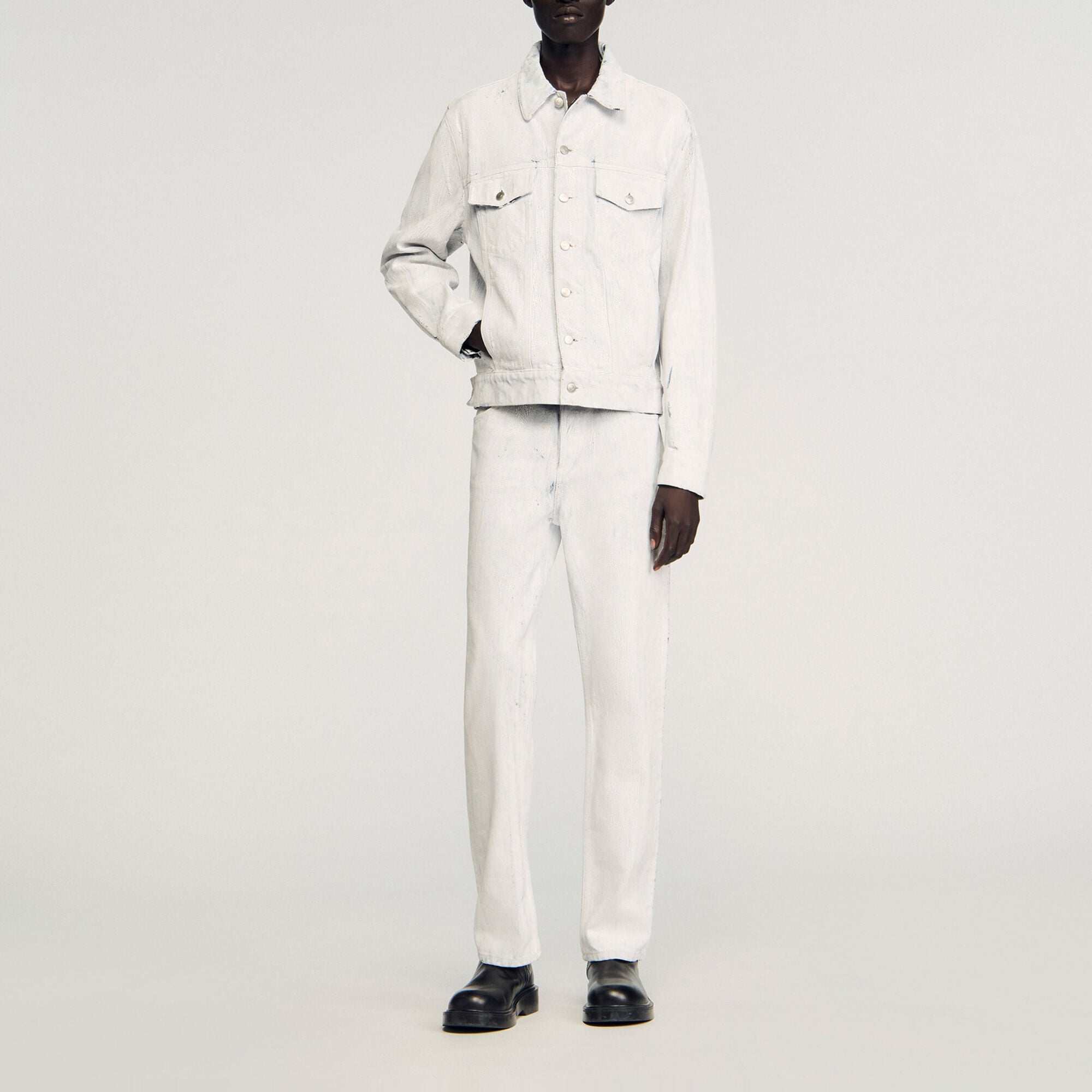 Veste en jean enduit craquel&eacute;  - Homme | Sandro Paris