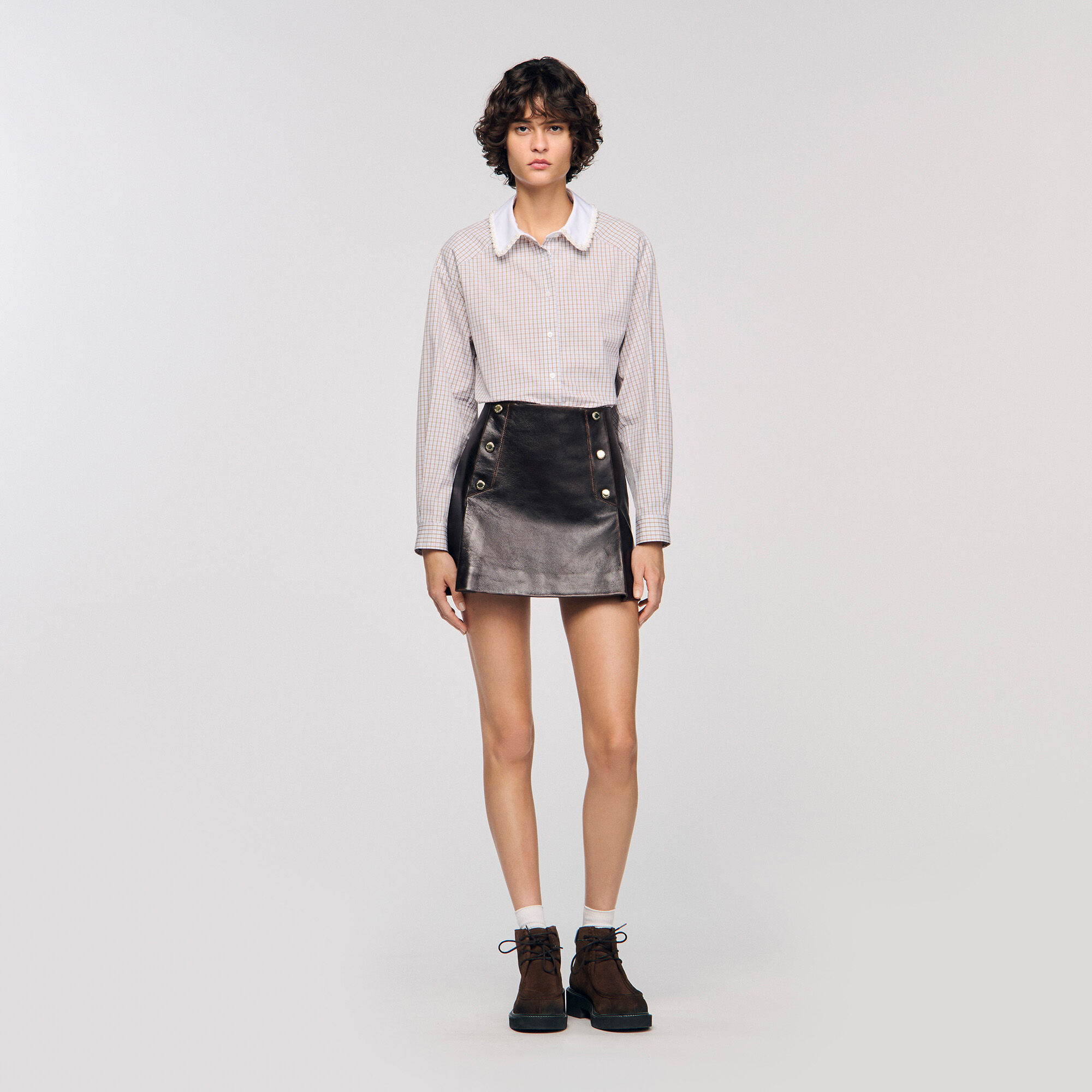 Chemise à carreaux et col perlé