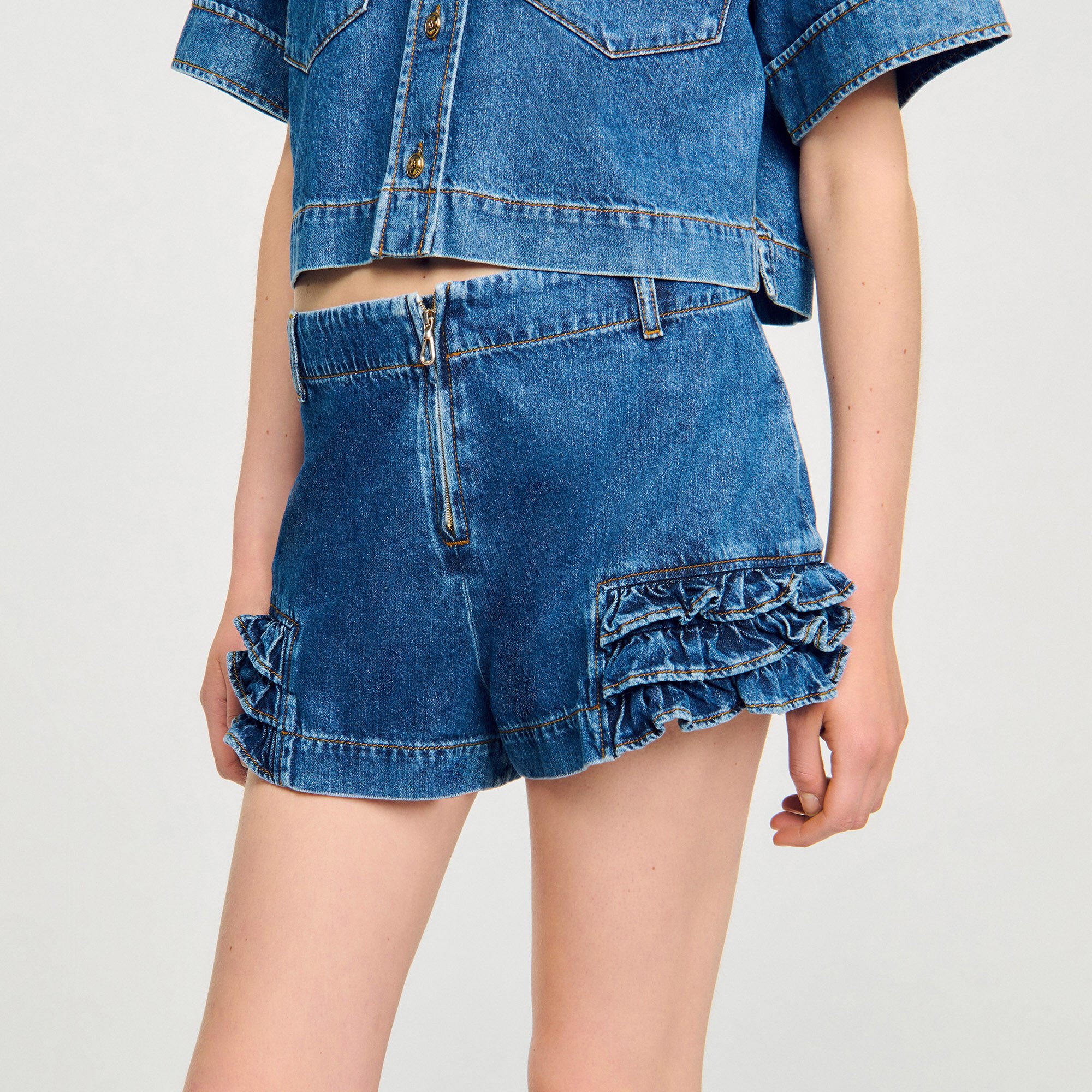 Short en denim à volants 