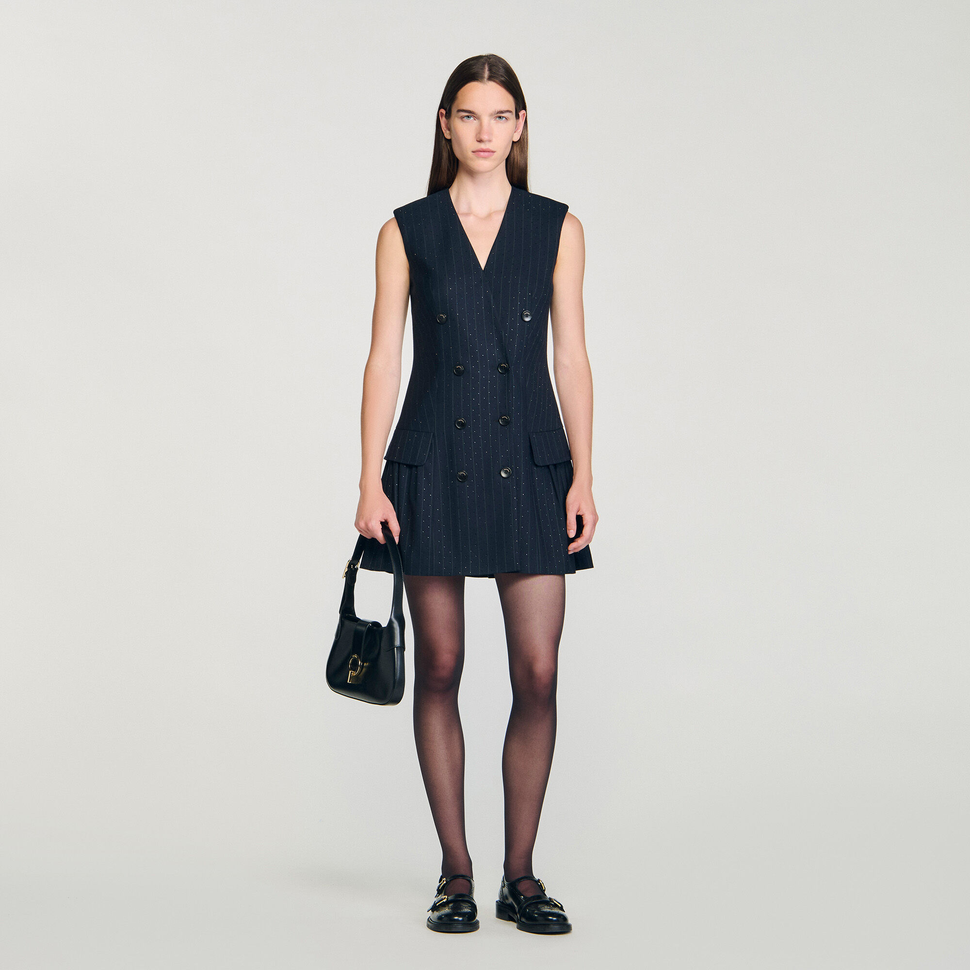 Robe courte tailleur strassée