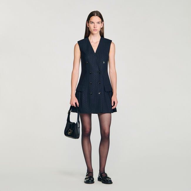Robe courte tailleur strassée
