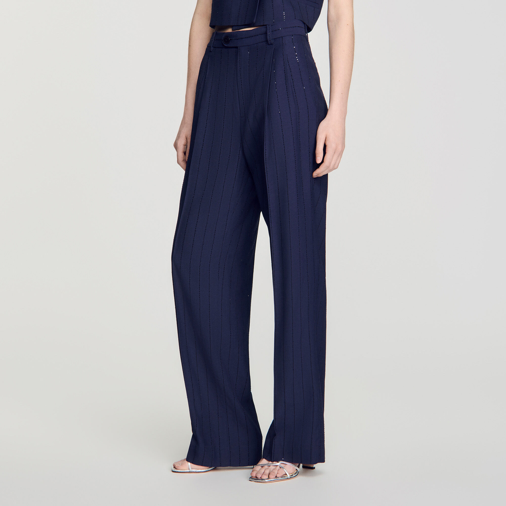 Pantalon &agrave; rayures et sequins