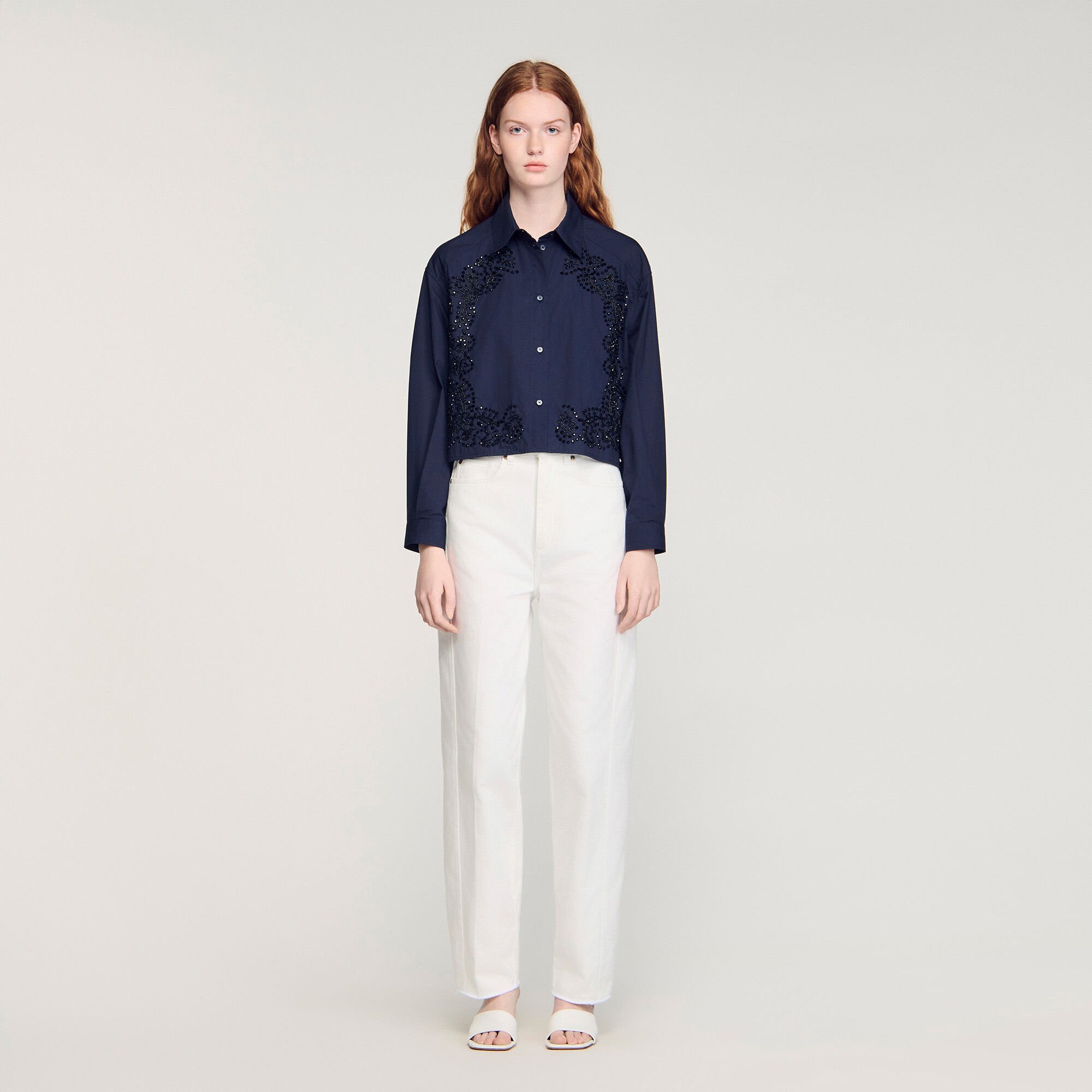 Chemise en coton brod&eacute;e fleurie