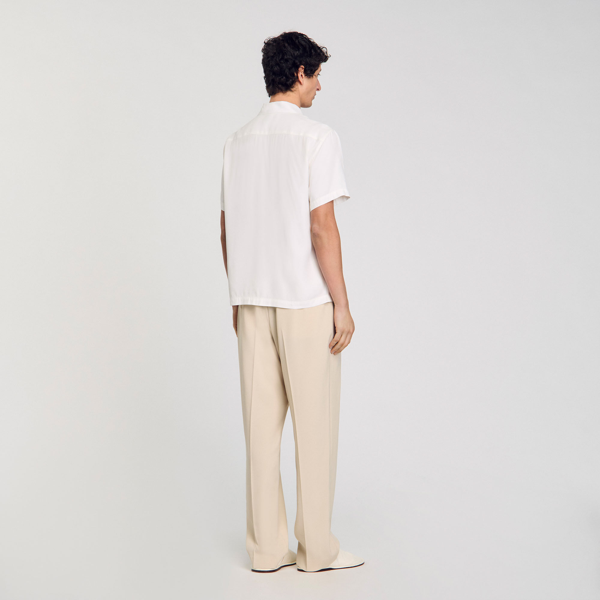 Chemise à col requin