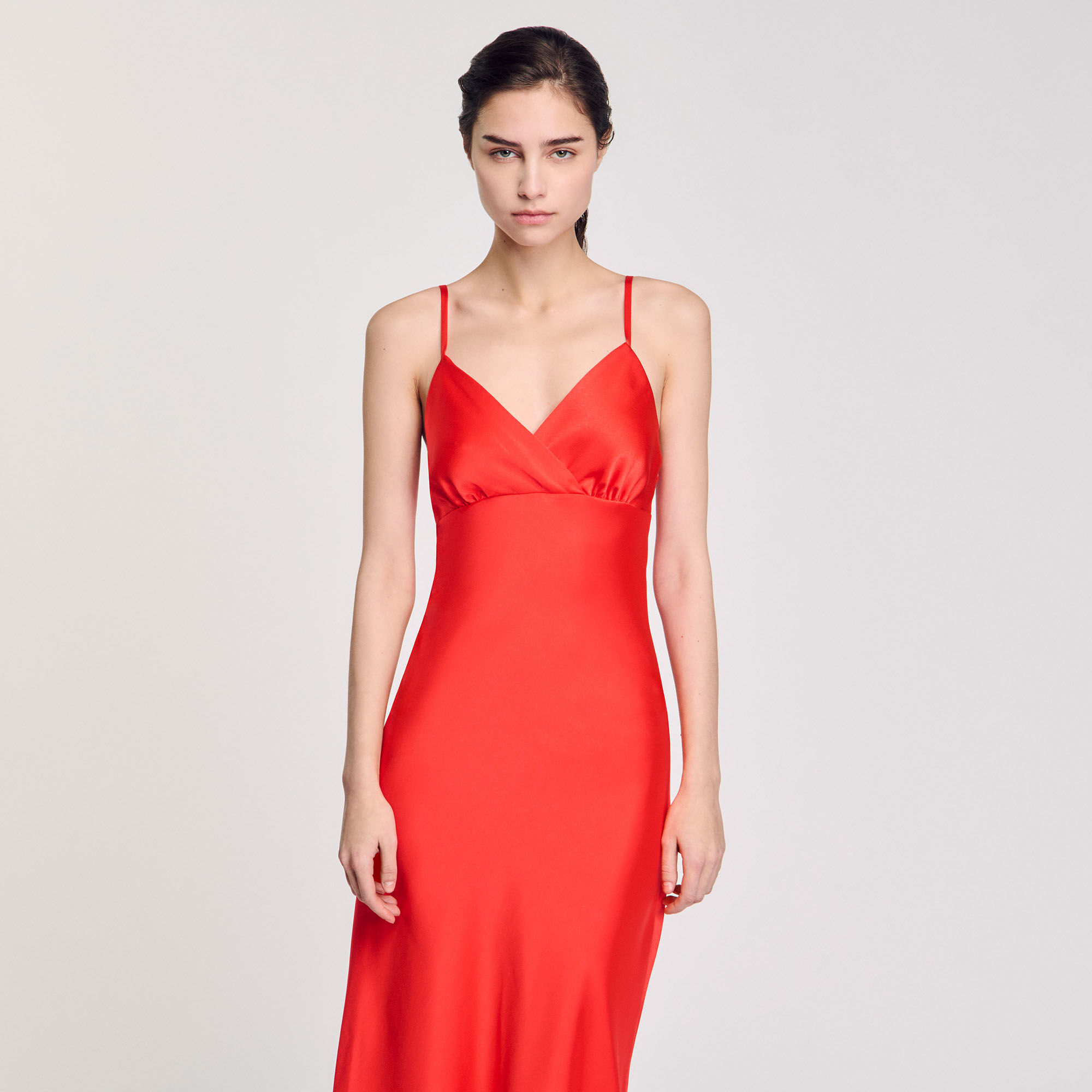 Robe fluide à bretelles