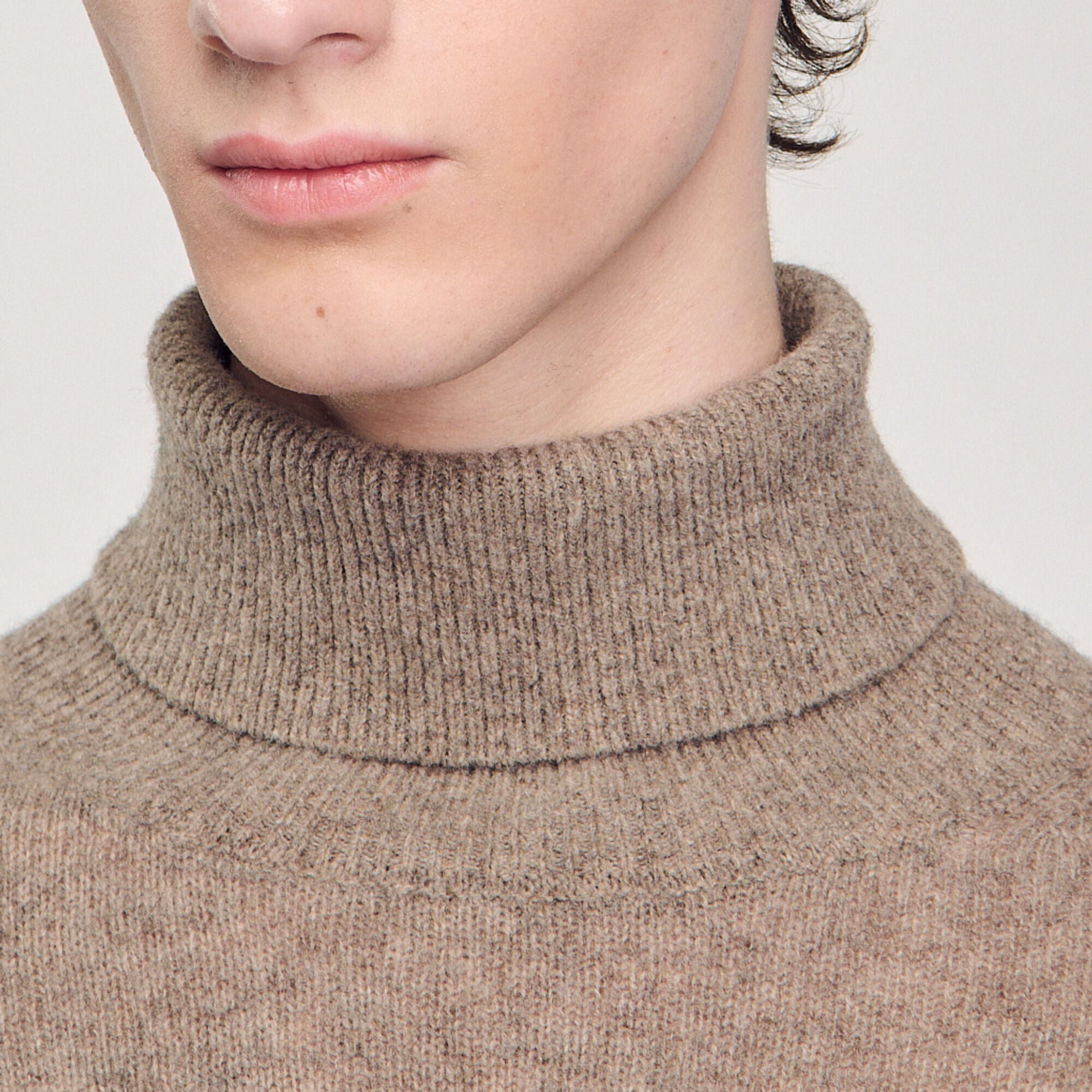 Pull &agrave; col roul&eacute;  - Homme | Sandro Paris