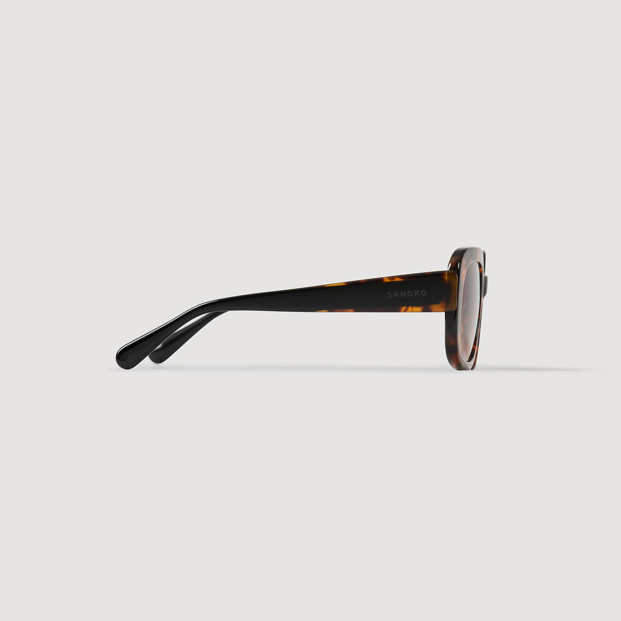 Lunettes de soleil carrees