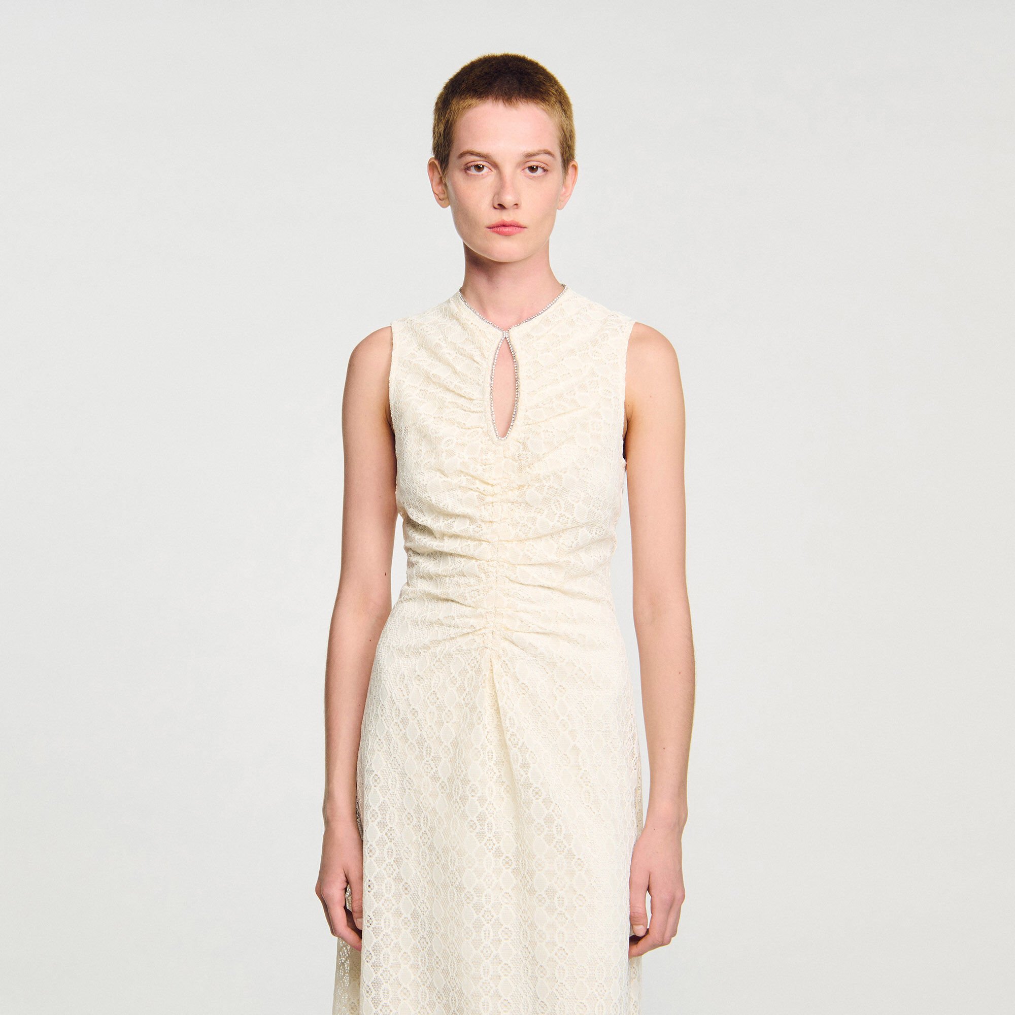 Robe longue en dentelle 