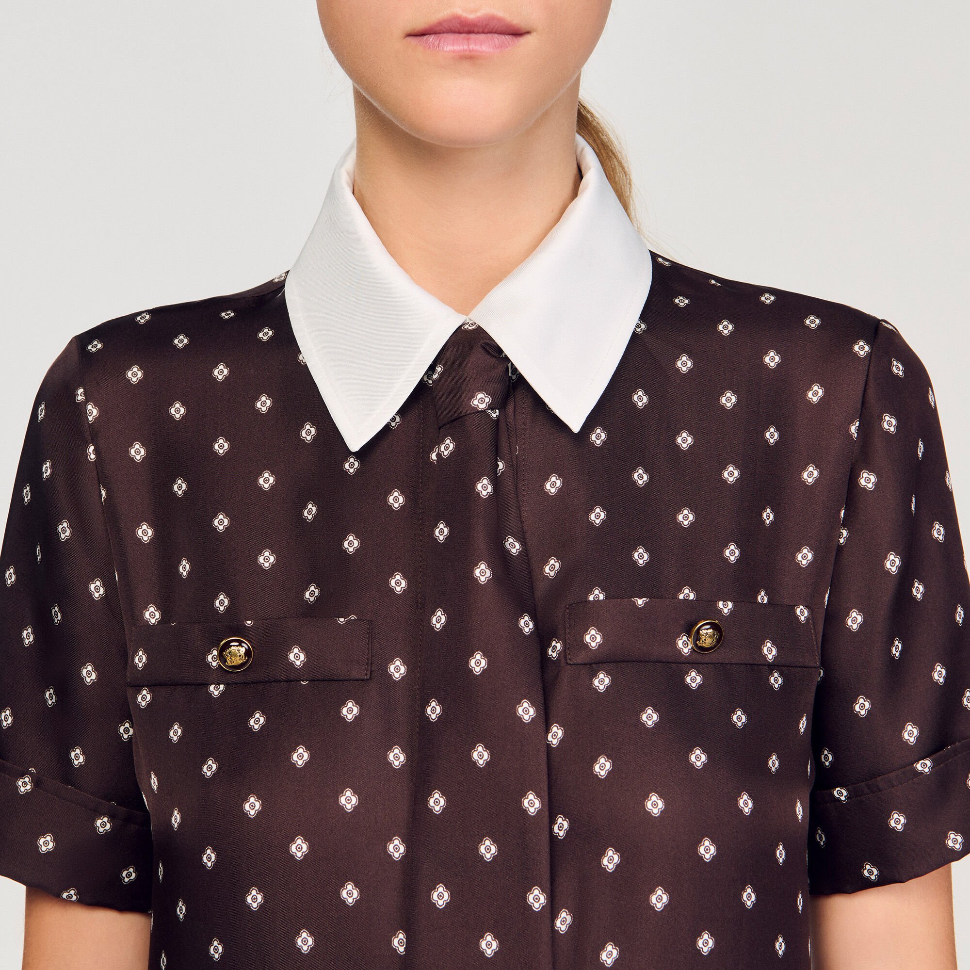 Robe courte satinée imprimée 