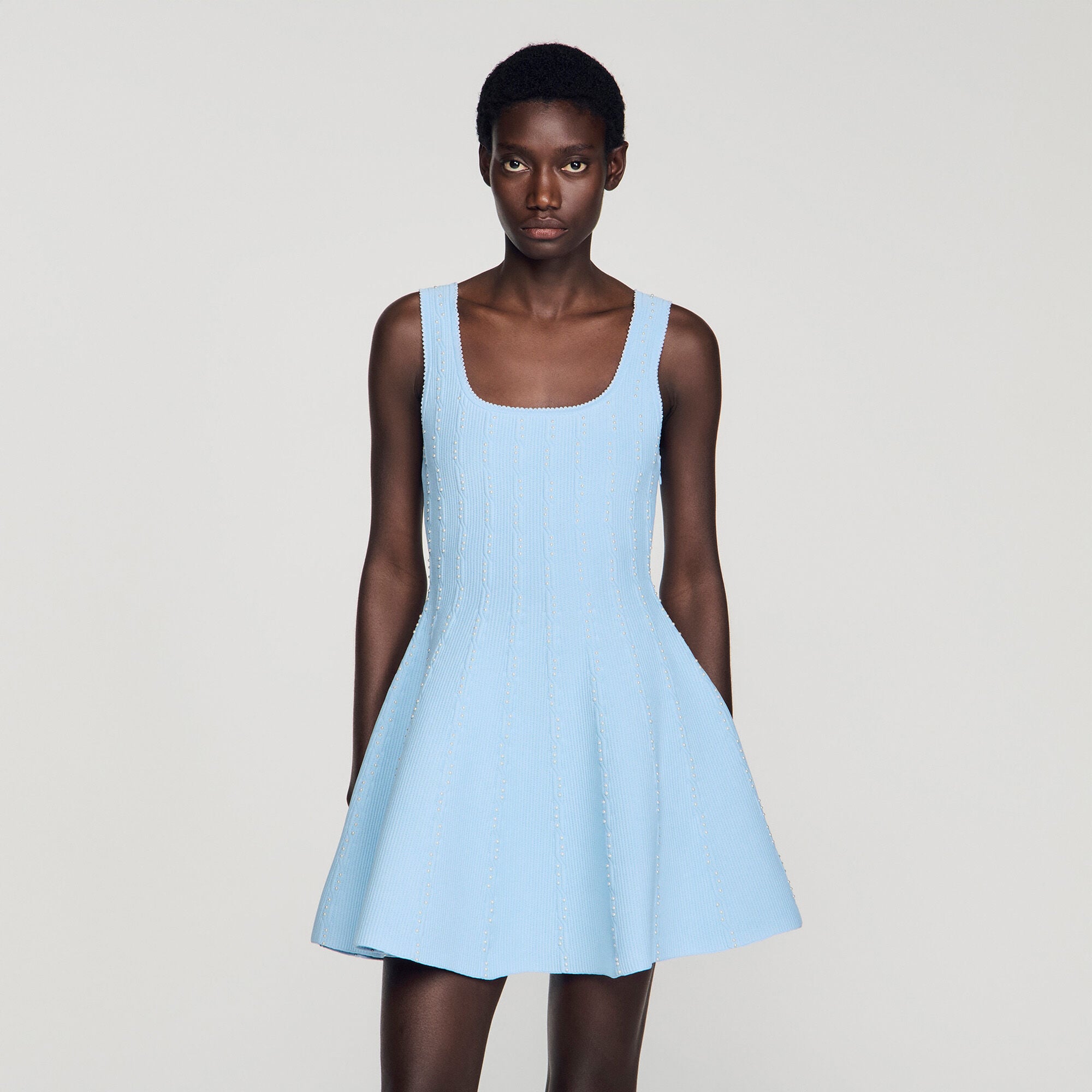 Robe courte en maille perl&eacute;e