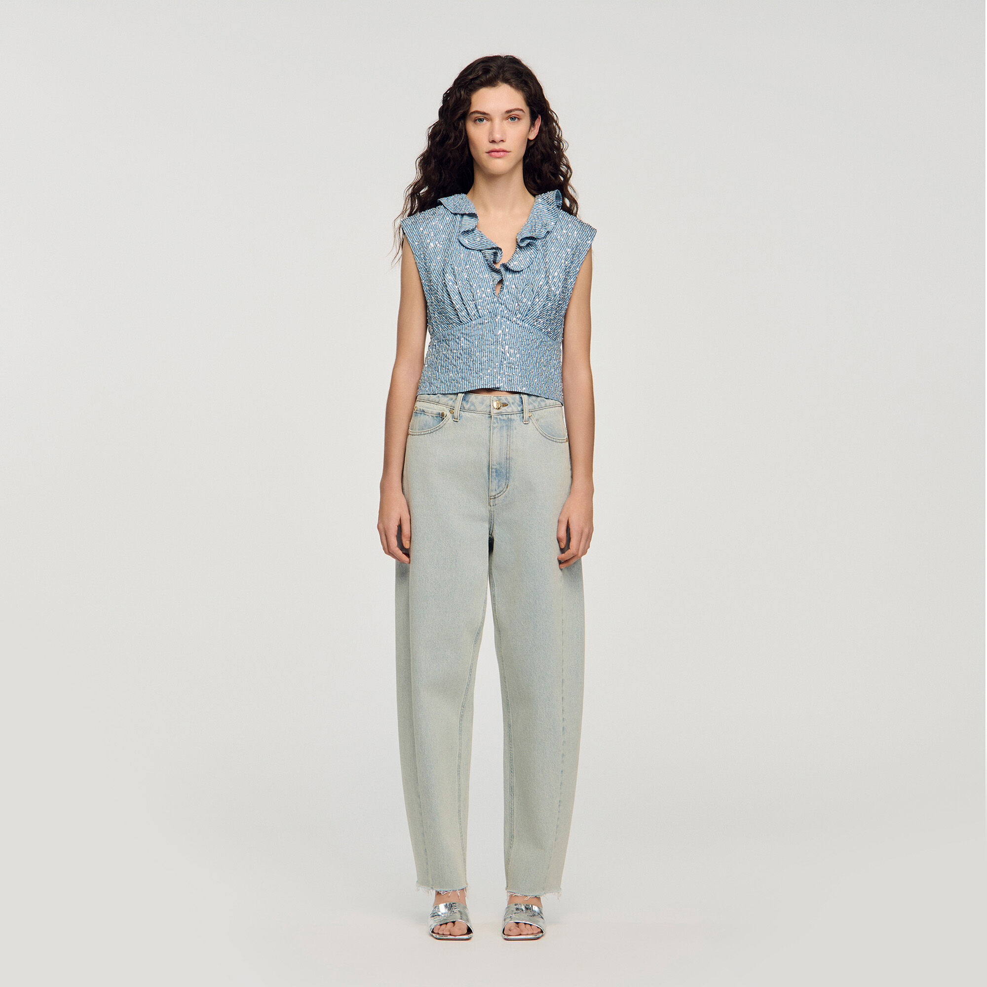 Top &agrave; sequins 