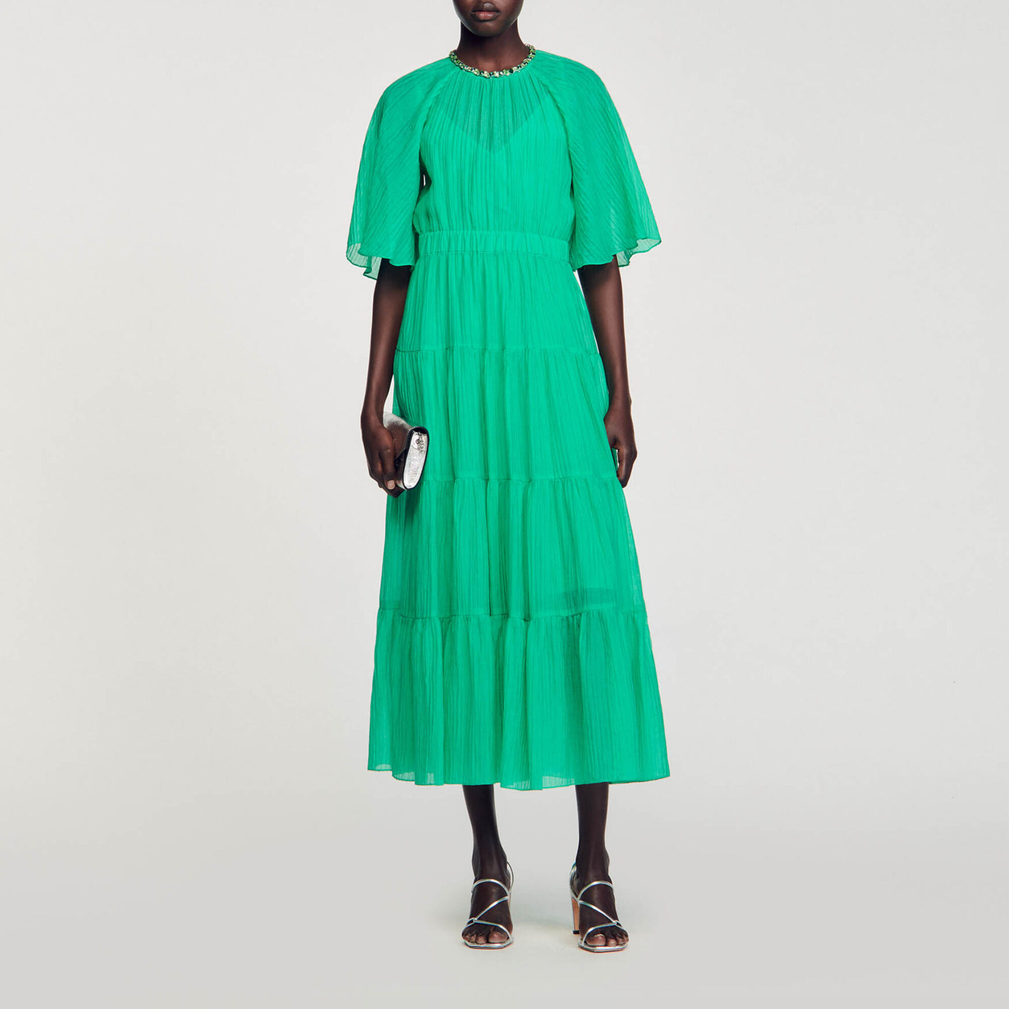 Robe midi à col strassé