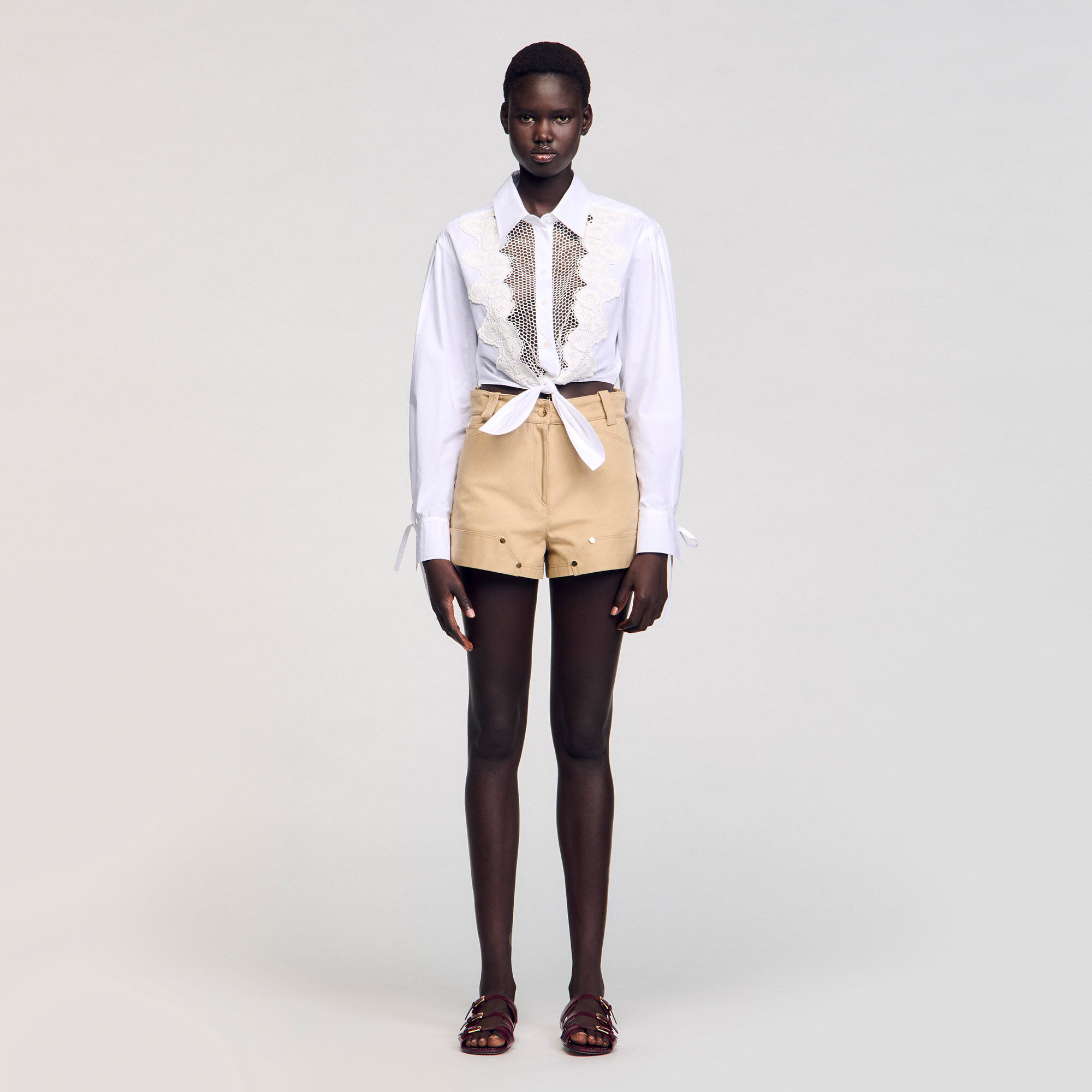 Chemise à plastron en dentelle
