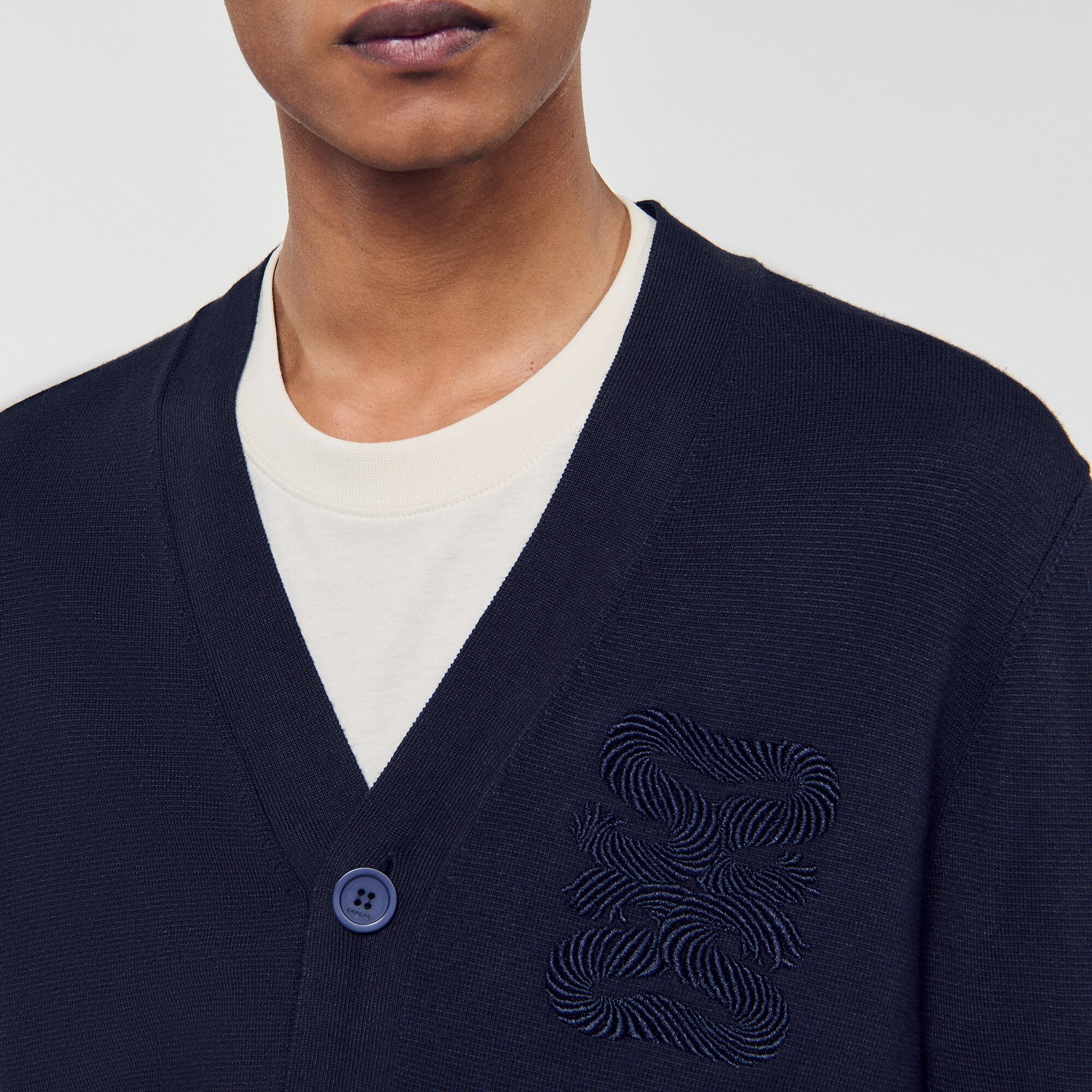 Cardigan à broderie corde