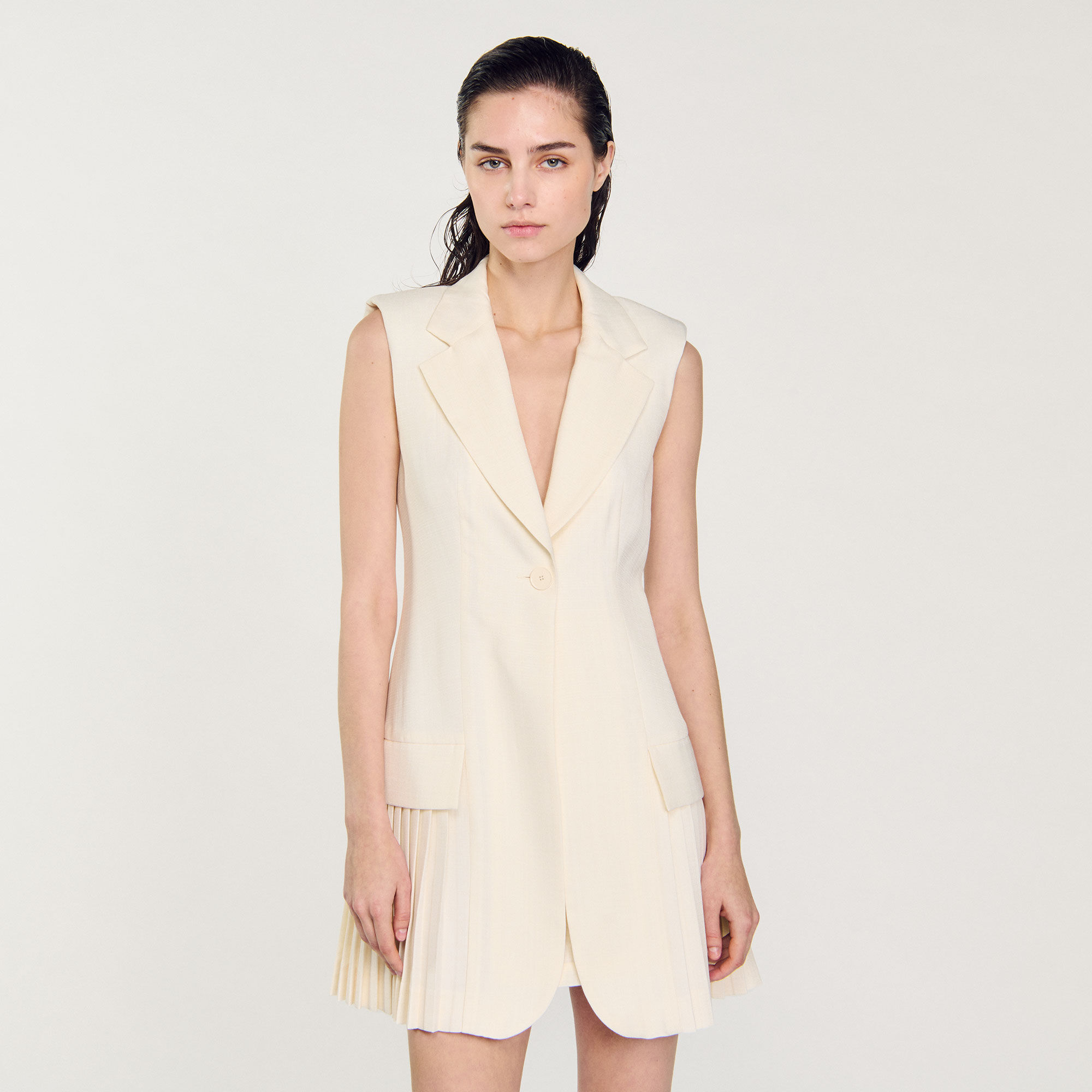 Robe courte tailleur plissée 
