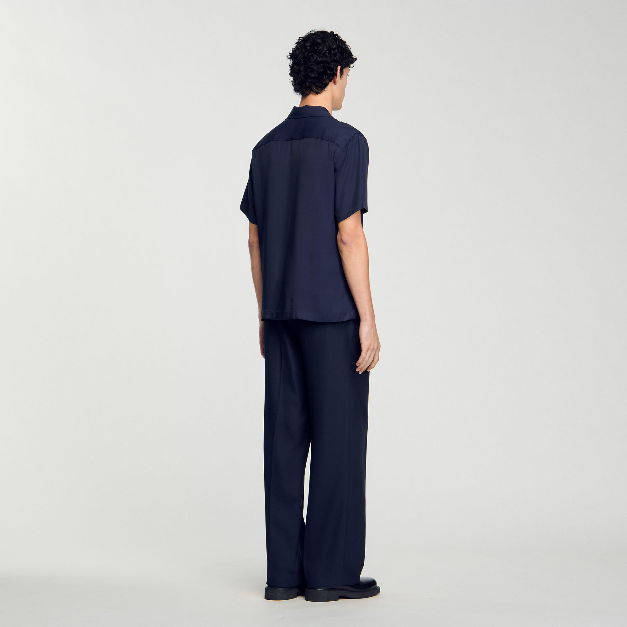 Chemise à col requin