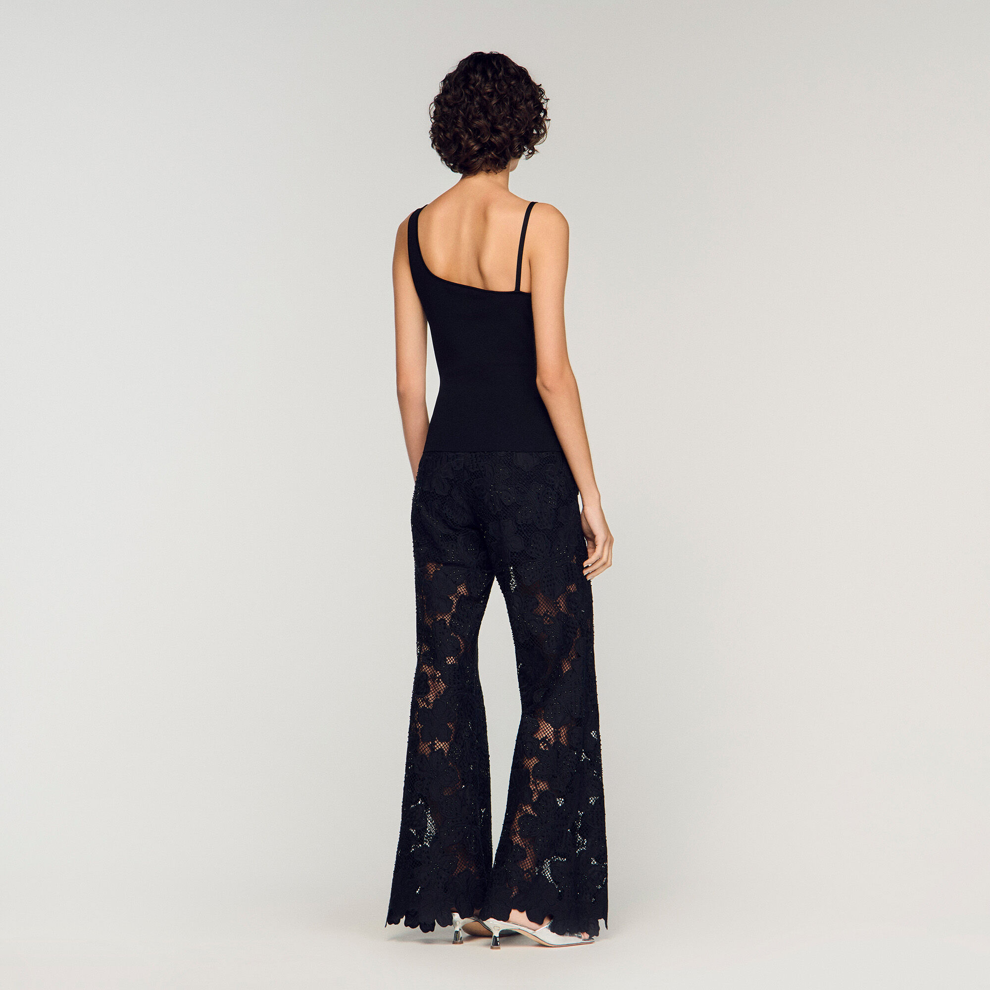 Pull asym&eacute;trique en maille