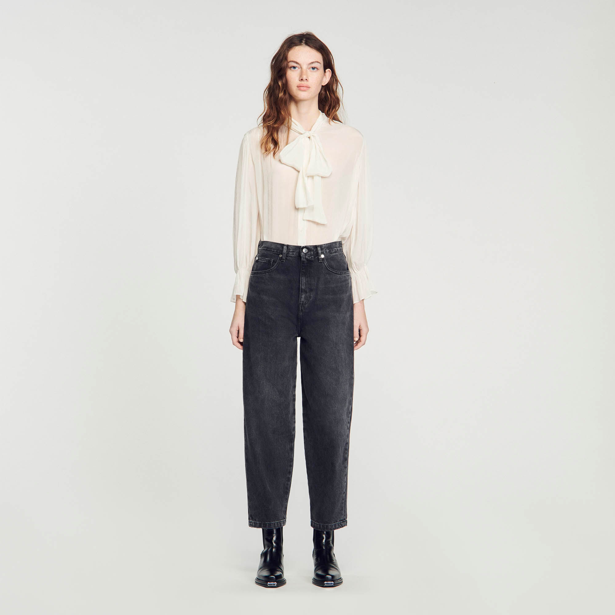 Jean noir effiloché shop en bas femme