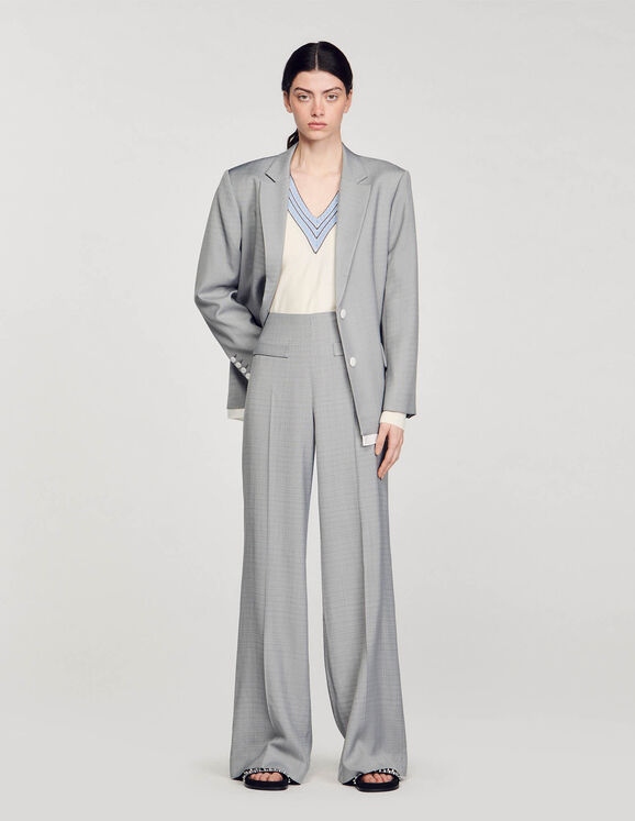 L'ensemble tailleur gris : un classique incontournable  Tailleur femme,  Tailleur femme chic, Tailleur de femme